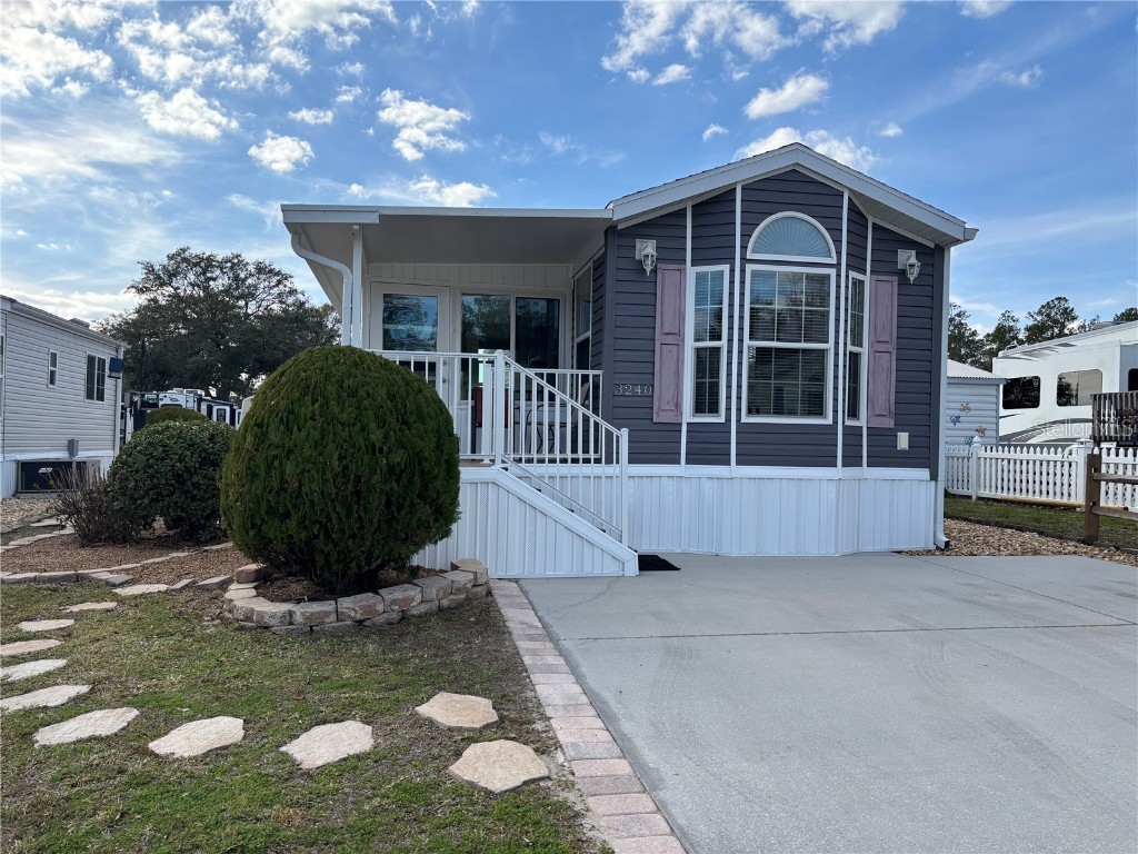 3240 NE 104th Avenue Silver Springs FL 34488 - OCKLAWAHA OM693875 image1