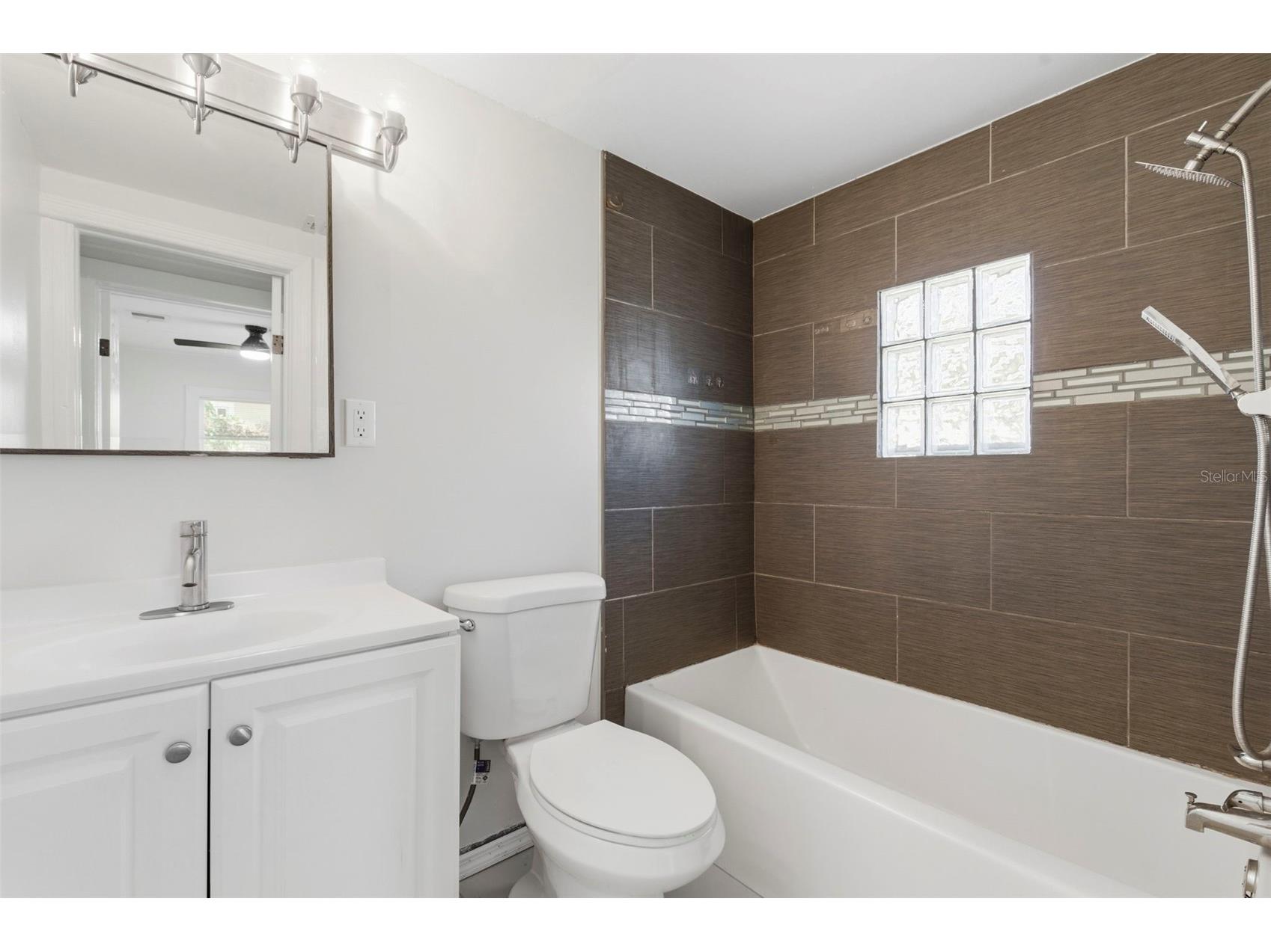 3241 Laurel Ave Clearwater FL 33762 TB8489254 image17