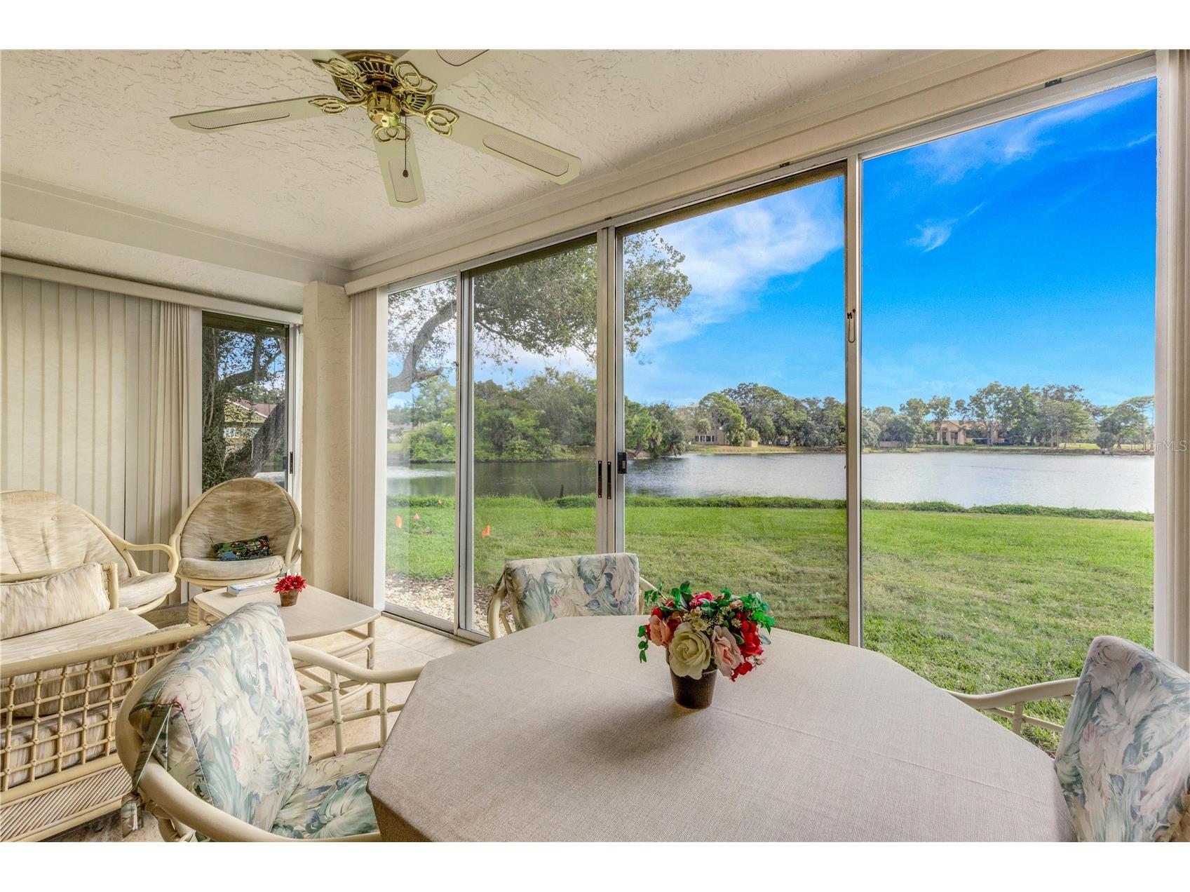 3242 Ringwood Meadow #76 Sarasota FL 34235 A4677541 image2