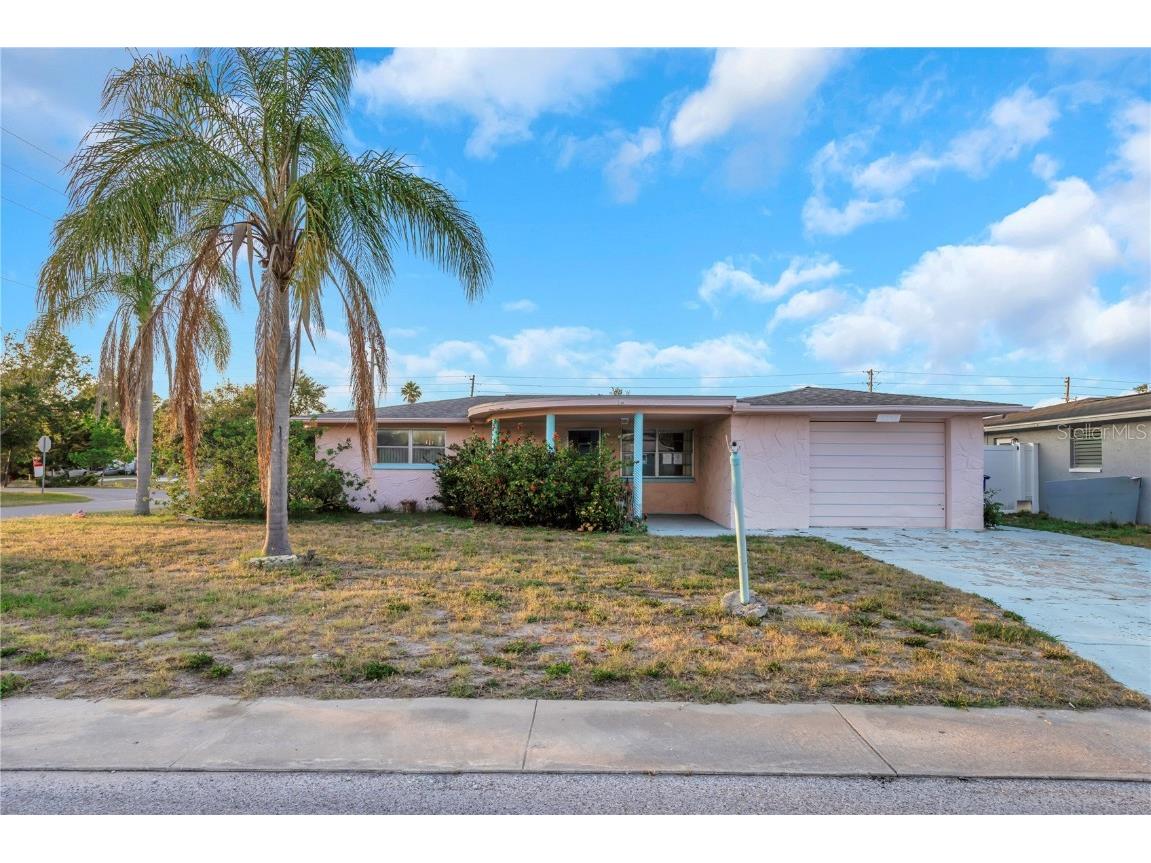 3243 Eisenhower Drive Holiday FL 34691 TB8385511 image1