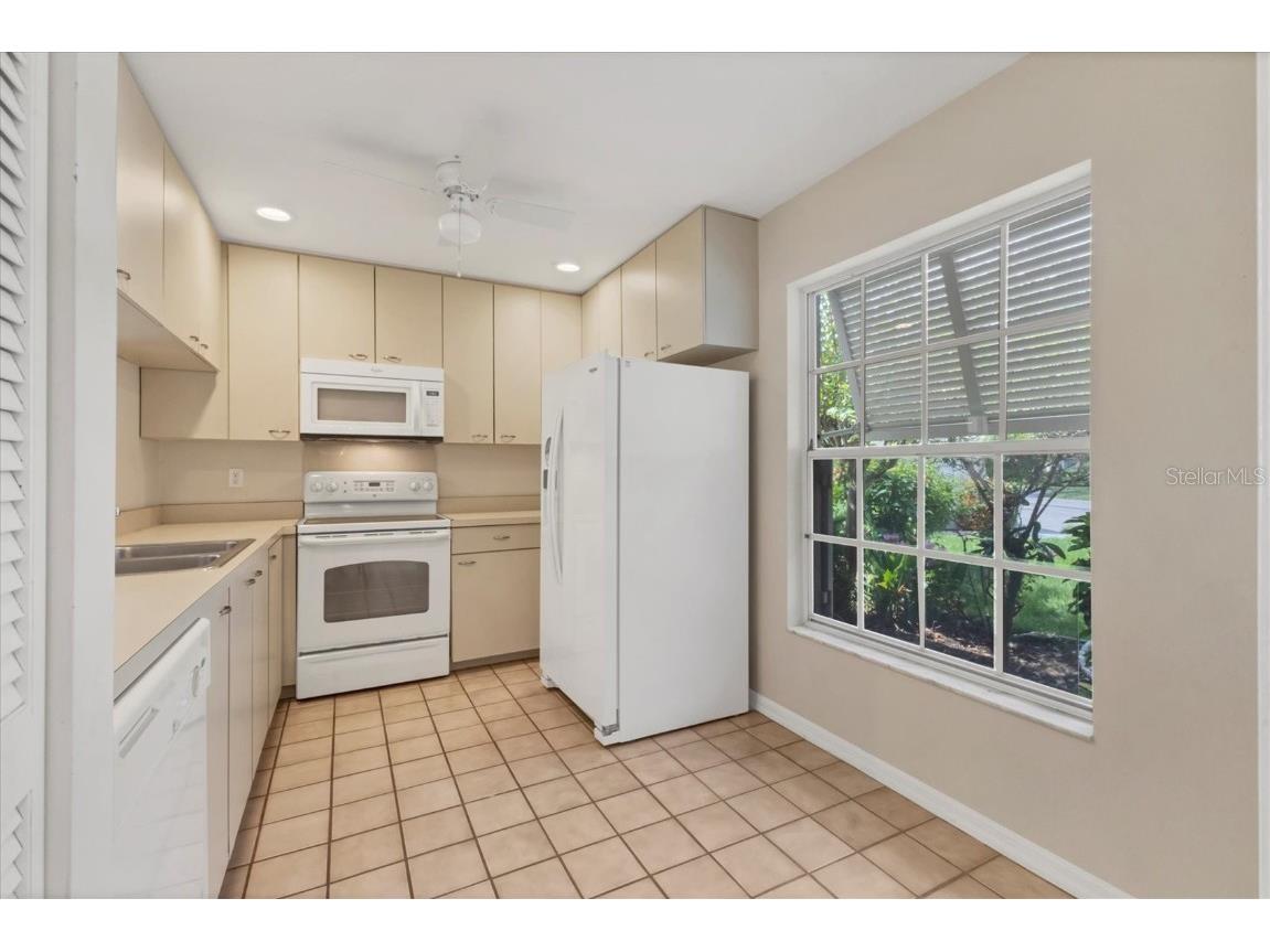 3244 Ringwood Meadow #77 Sarasota FL 34235 A4663917 image12