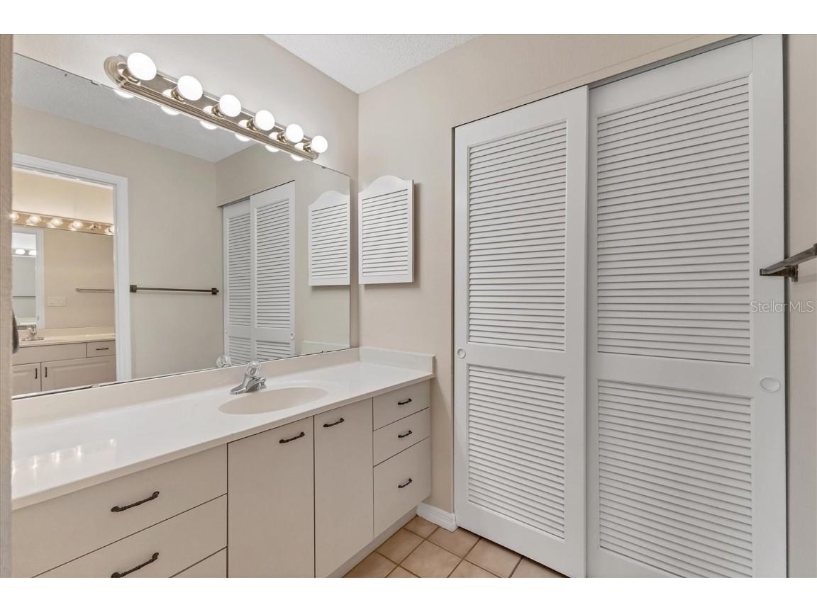 3244 Ringwood Meadow #77 Sarasota FL 34235 A4663917 image19