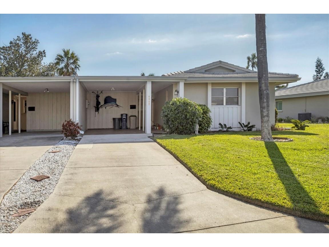 3244 Suffolk Lane #402 Sarasota FL 34239 A4559366 image1