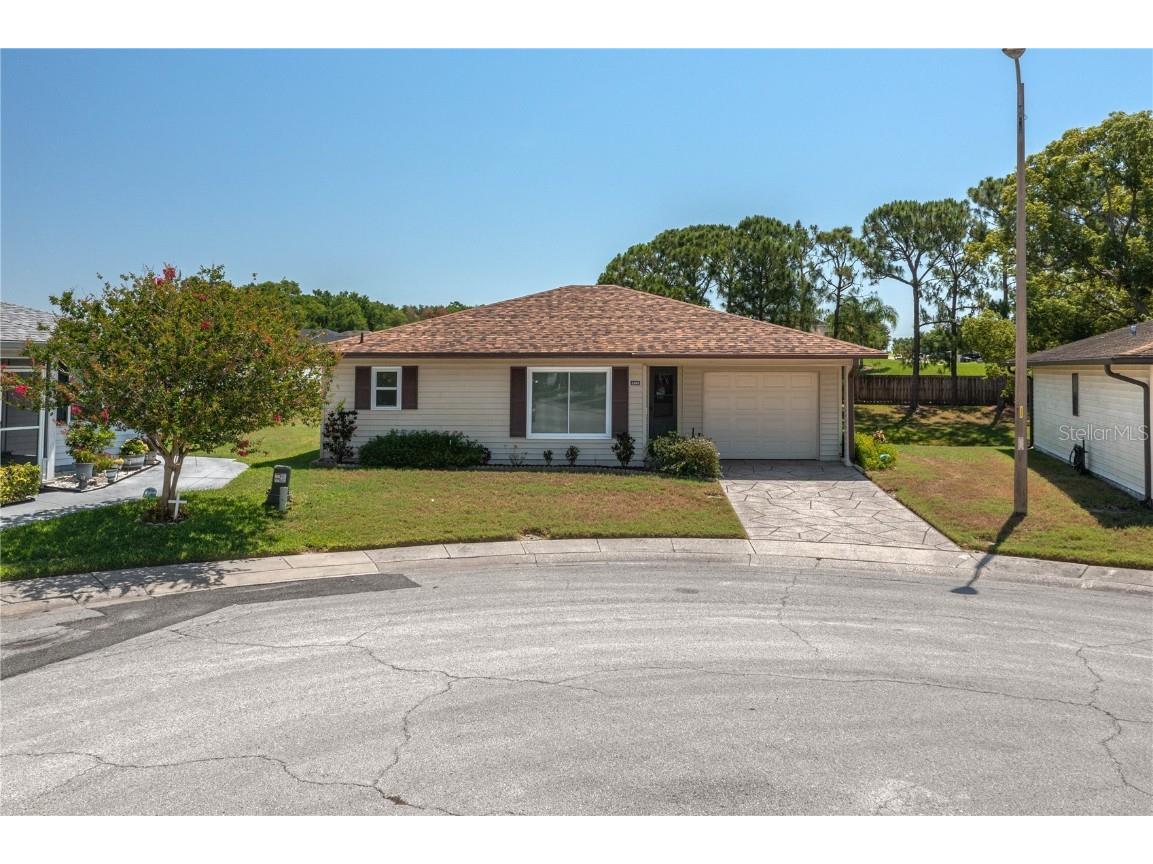 3245 Prairie Dunes Circle E Lakeland FL 33810 P4934841 image1