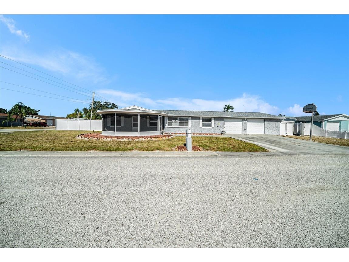 3247 Hoover Drive Holiday FL 34691 TB8325438 image1