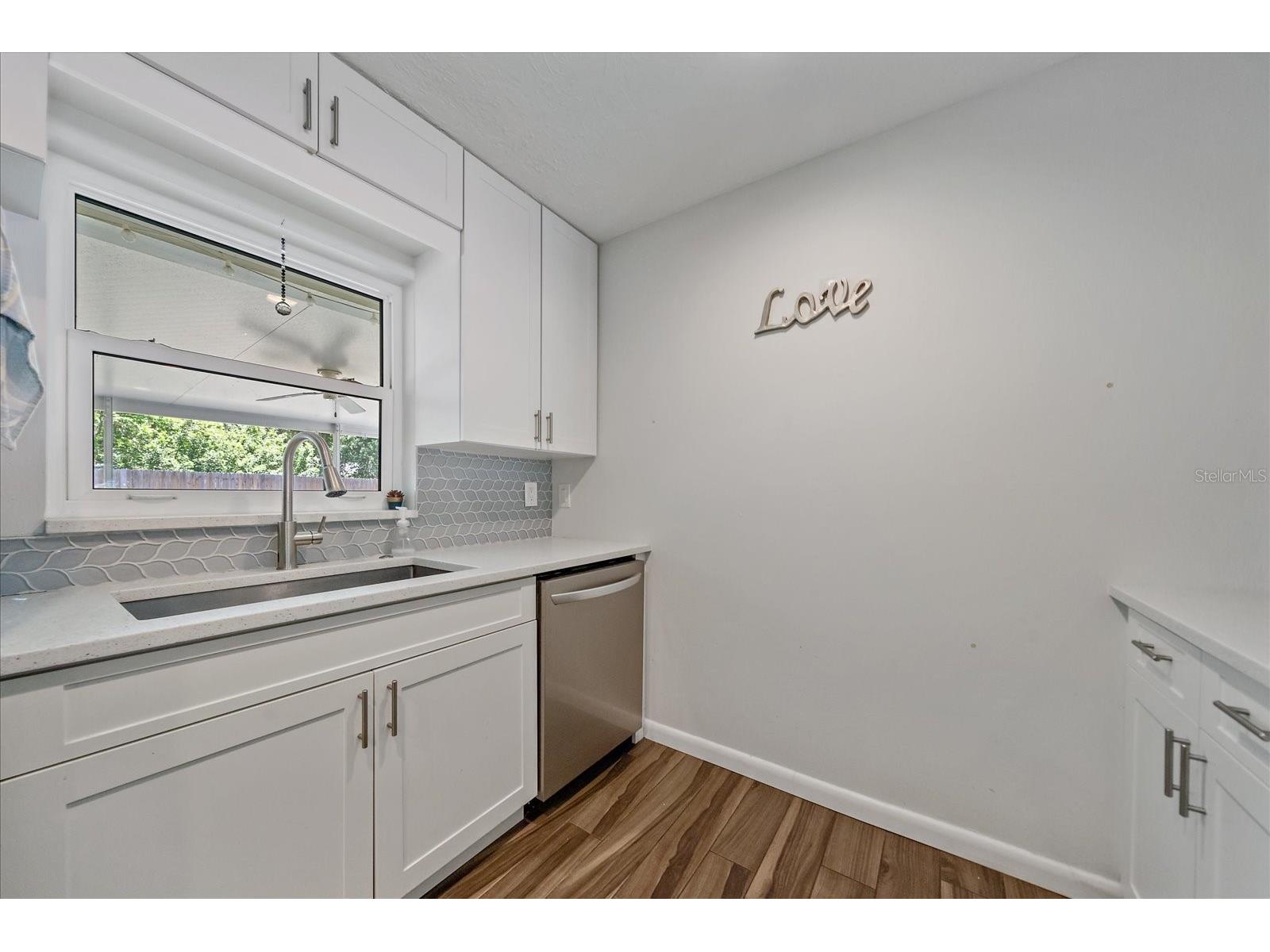 3247 Woodmont Drive Sarasota FL 34232 A4690534 image10