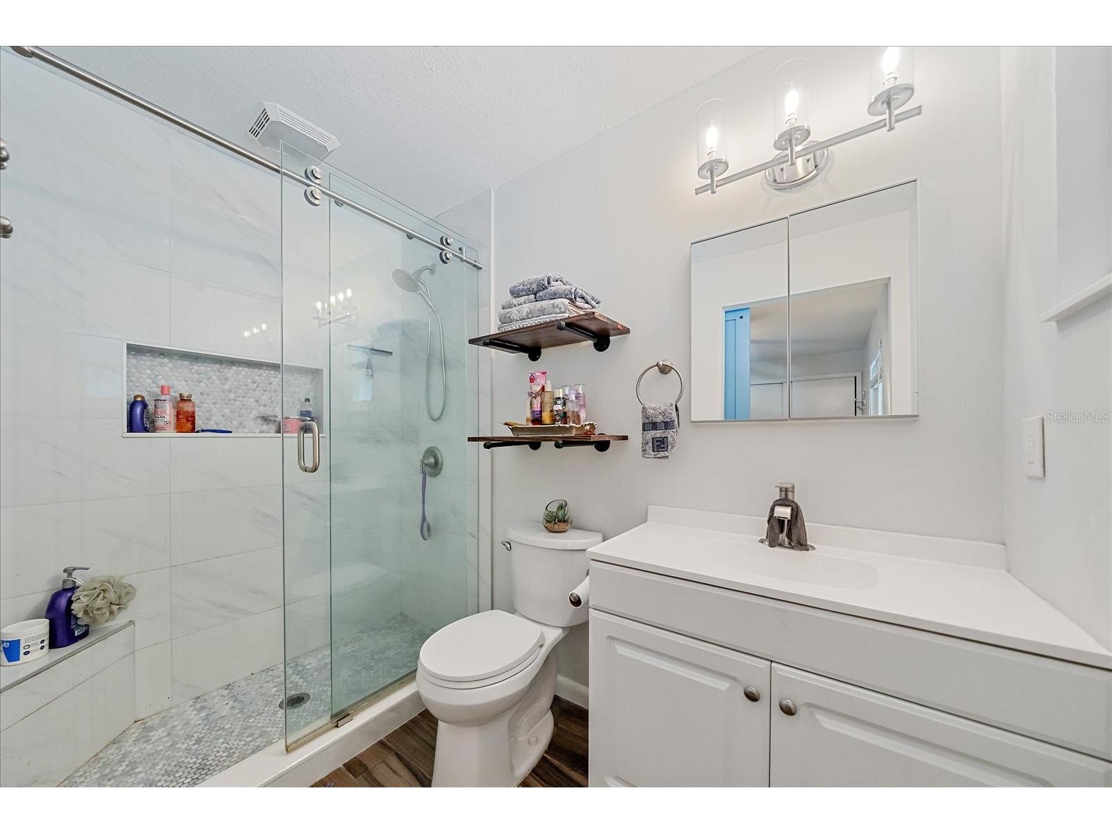 3247 Woodmont Drive Sarasota FL 34232 A4690534 image24