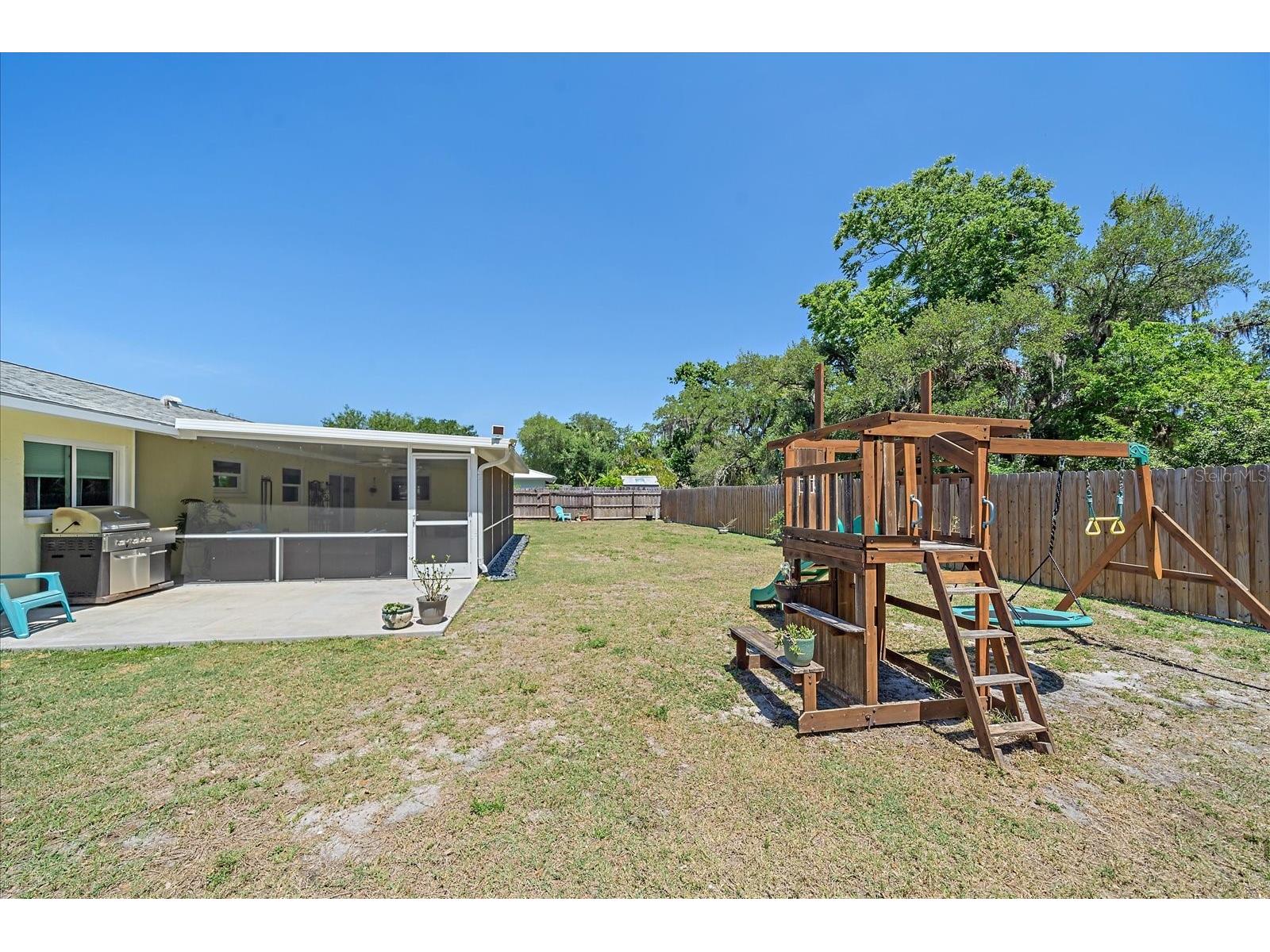 3247 Woodmont Drive Sarasota FL 34232 A4690534 image35
