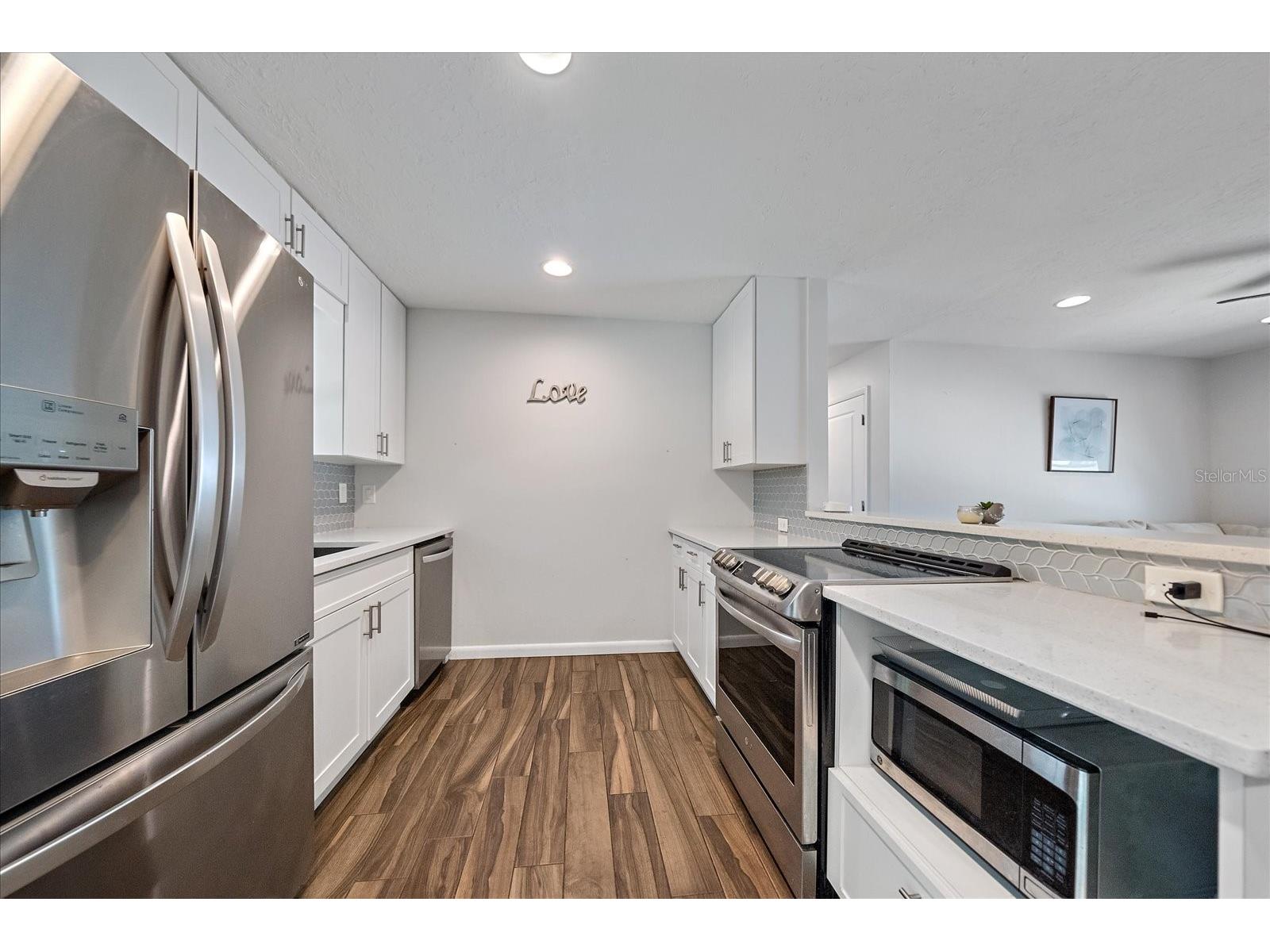 3247 Woodmont Drive Sarasota FL 34232 A4690534 image9