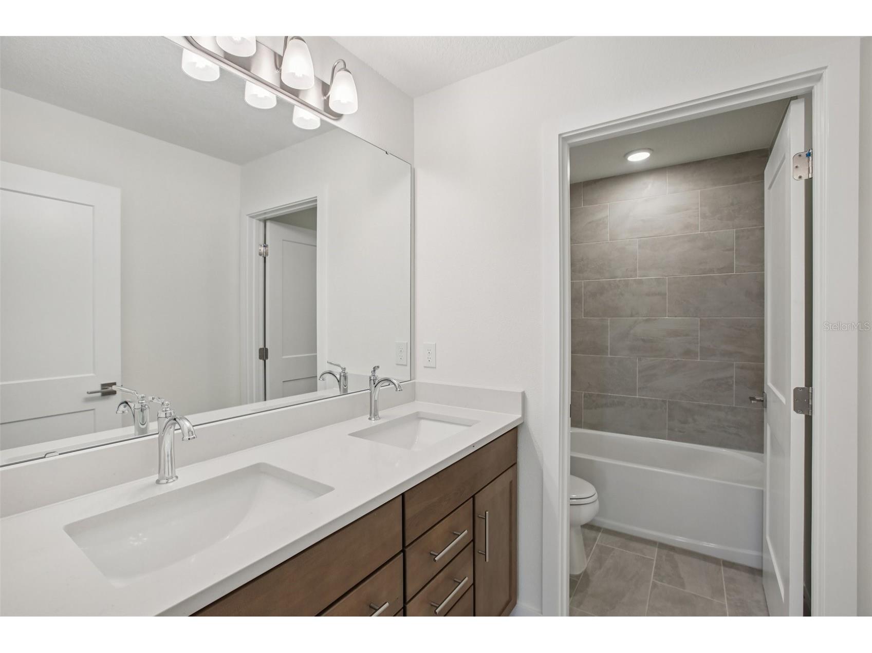 3249 Cup Drive Lakeland FL 33803 O6342845 image32