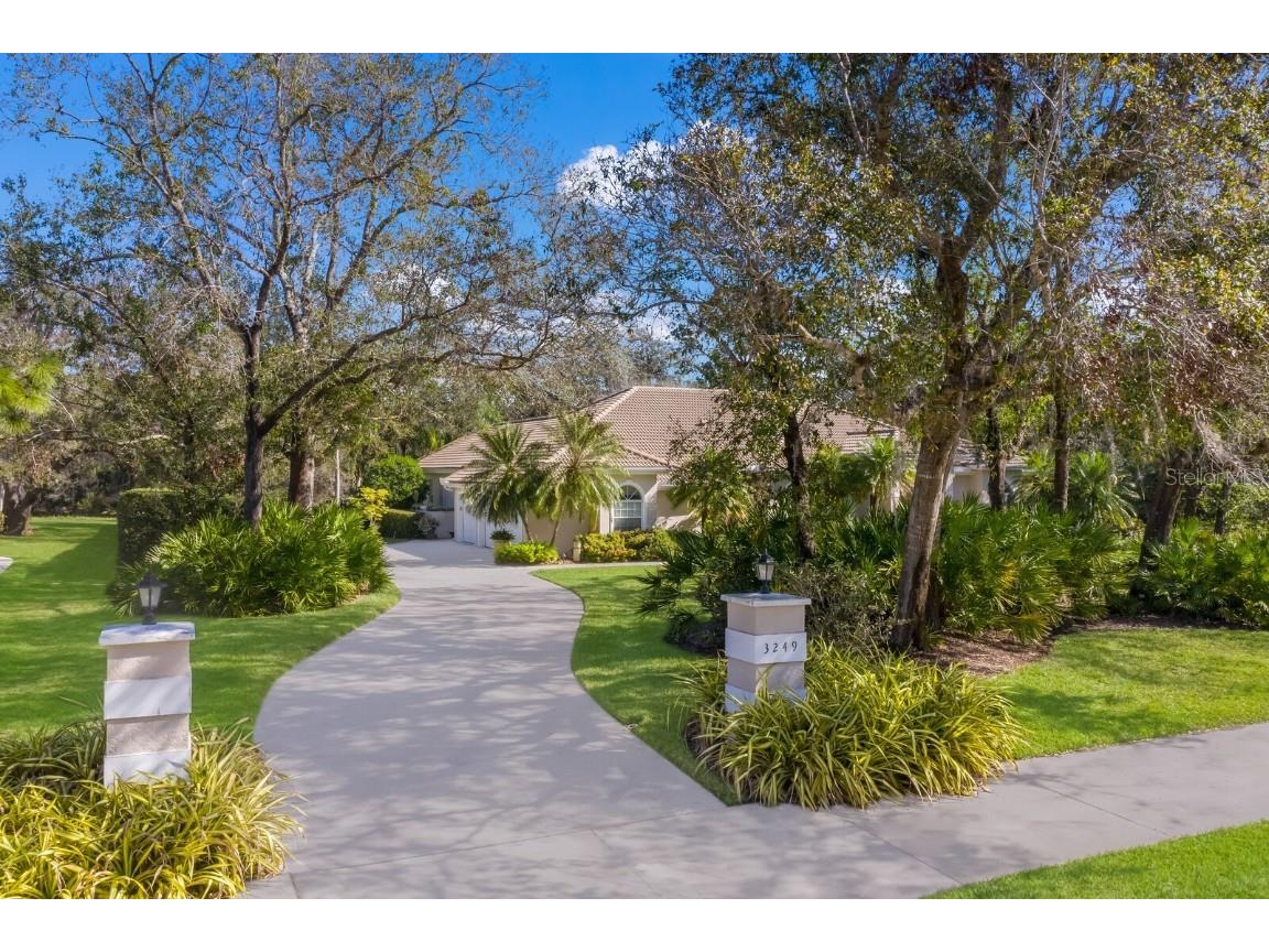 3249 Walter Travis Drive Sarasota FL 34240 A4560285 image1