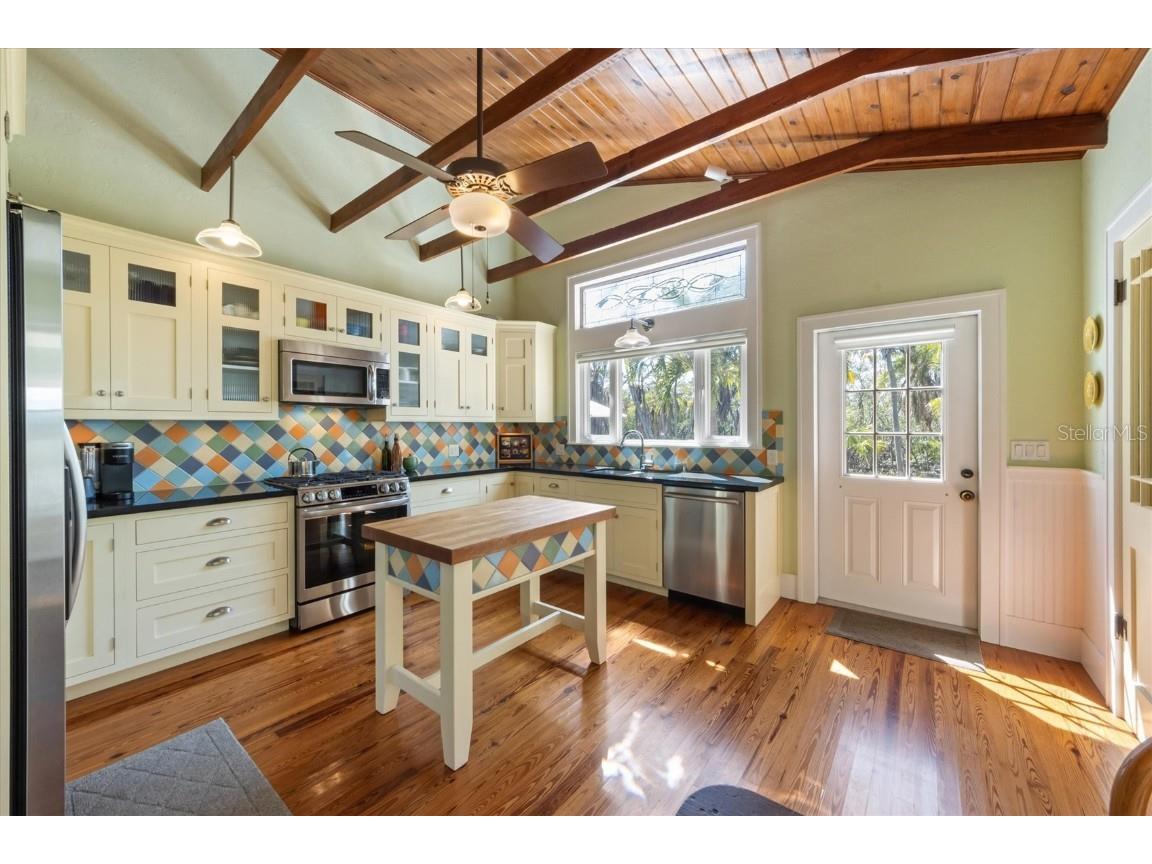 325 12th Avenue W Palmetto FL 34221 A4644149 image1