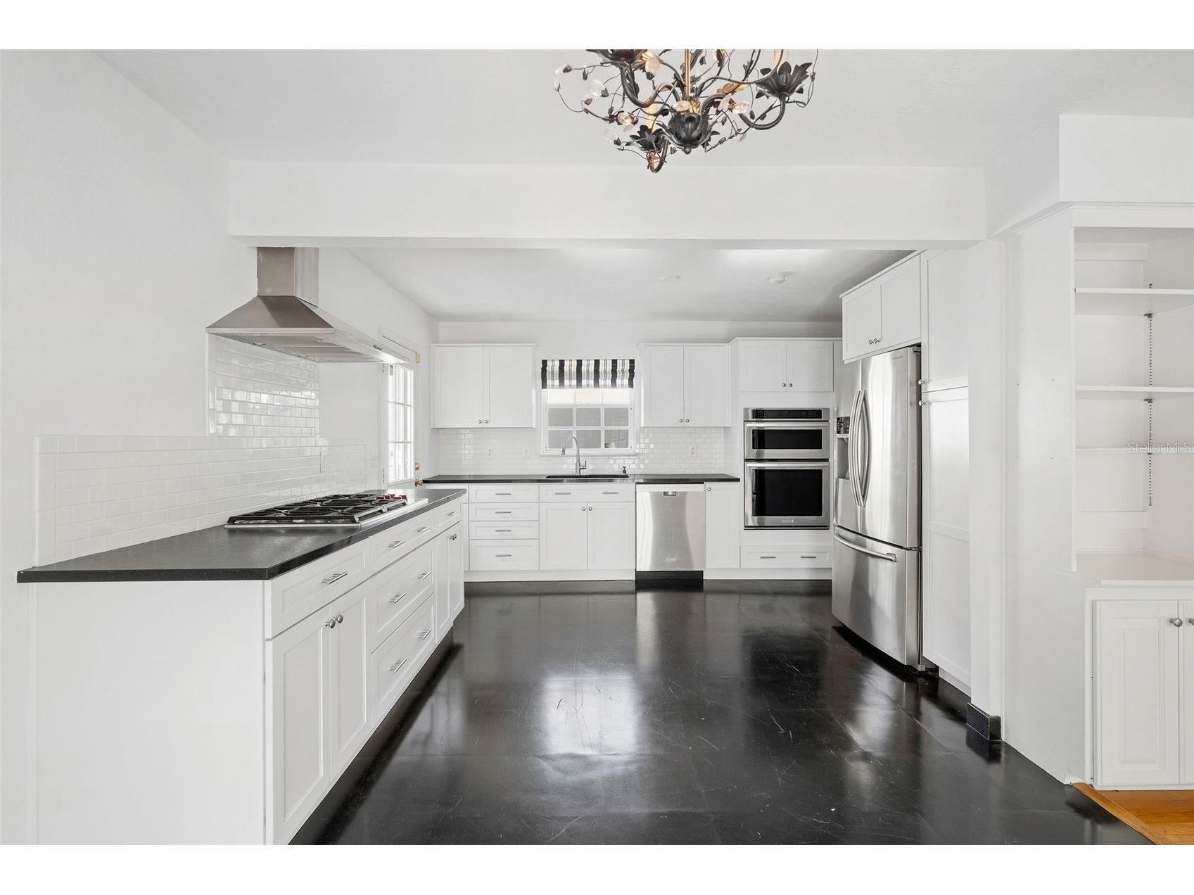 325 17th Avenue NE Saint Petersburg FL 33704 TB8476820 image10