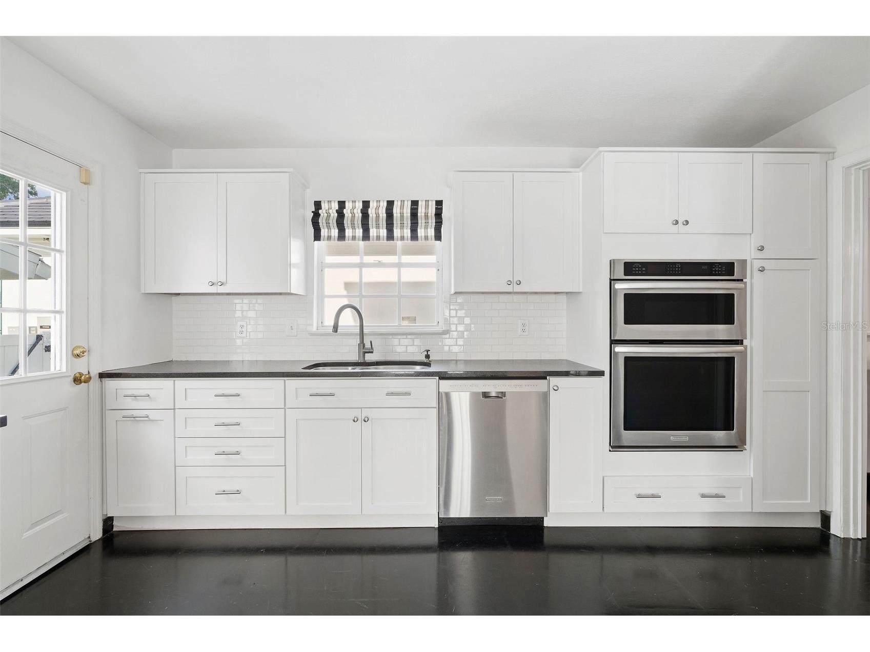 325 17th Avenue NE Saint Petersburg FL 33704 TB8476820 image11