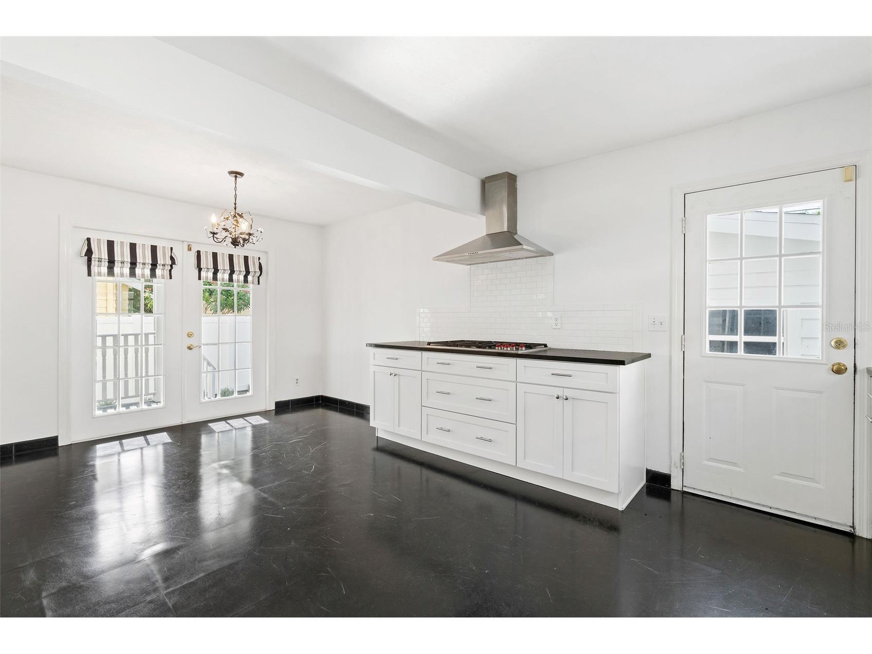 325 17th Avenue NE Saint Petersburg FL 33704 TB8476820 image12