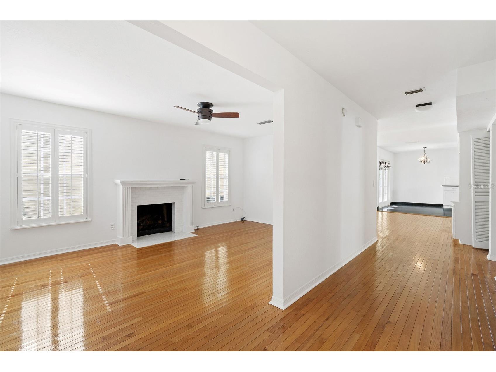 325 17th Avenue NE Saint Petersburg FL 33704 TB8476820 image4