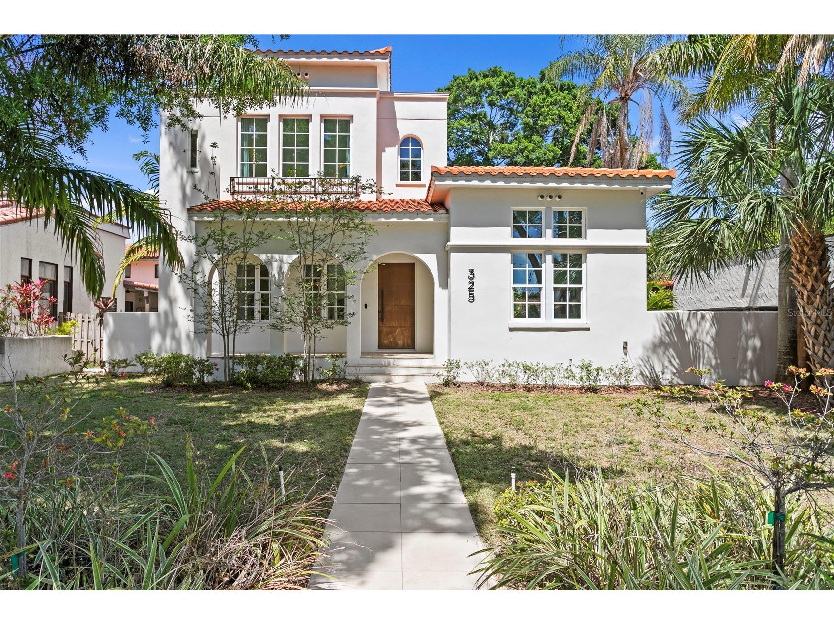 325 22nd Avenue NE Saint Petersburg FL 33704 TB8494085 image1