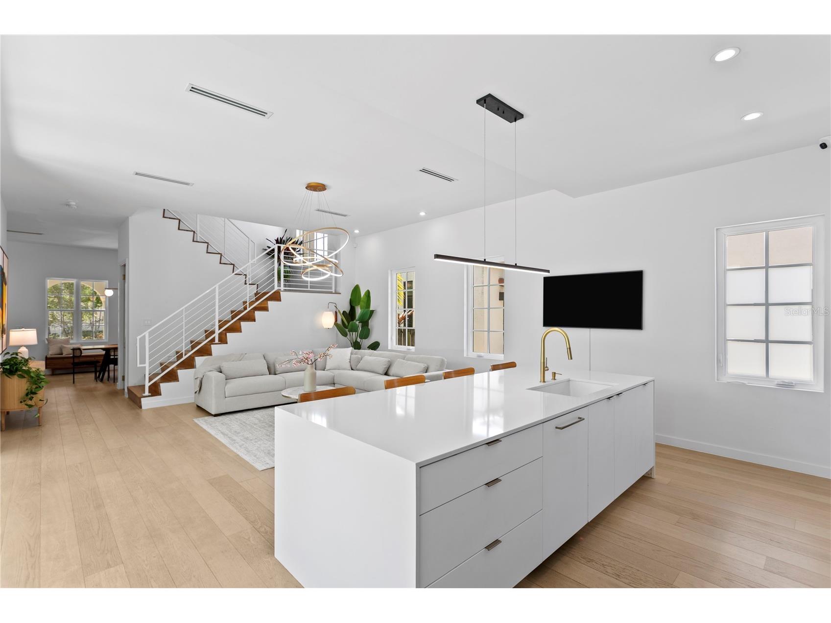 325 22nd Avenue NE Saint Petersburg FL 33704 TB8494085 image18