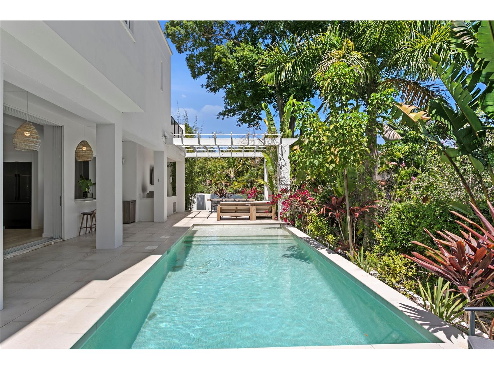 325 22nd Avenue NE Saint Petersburg FL 33704 TB8494085 image3