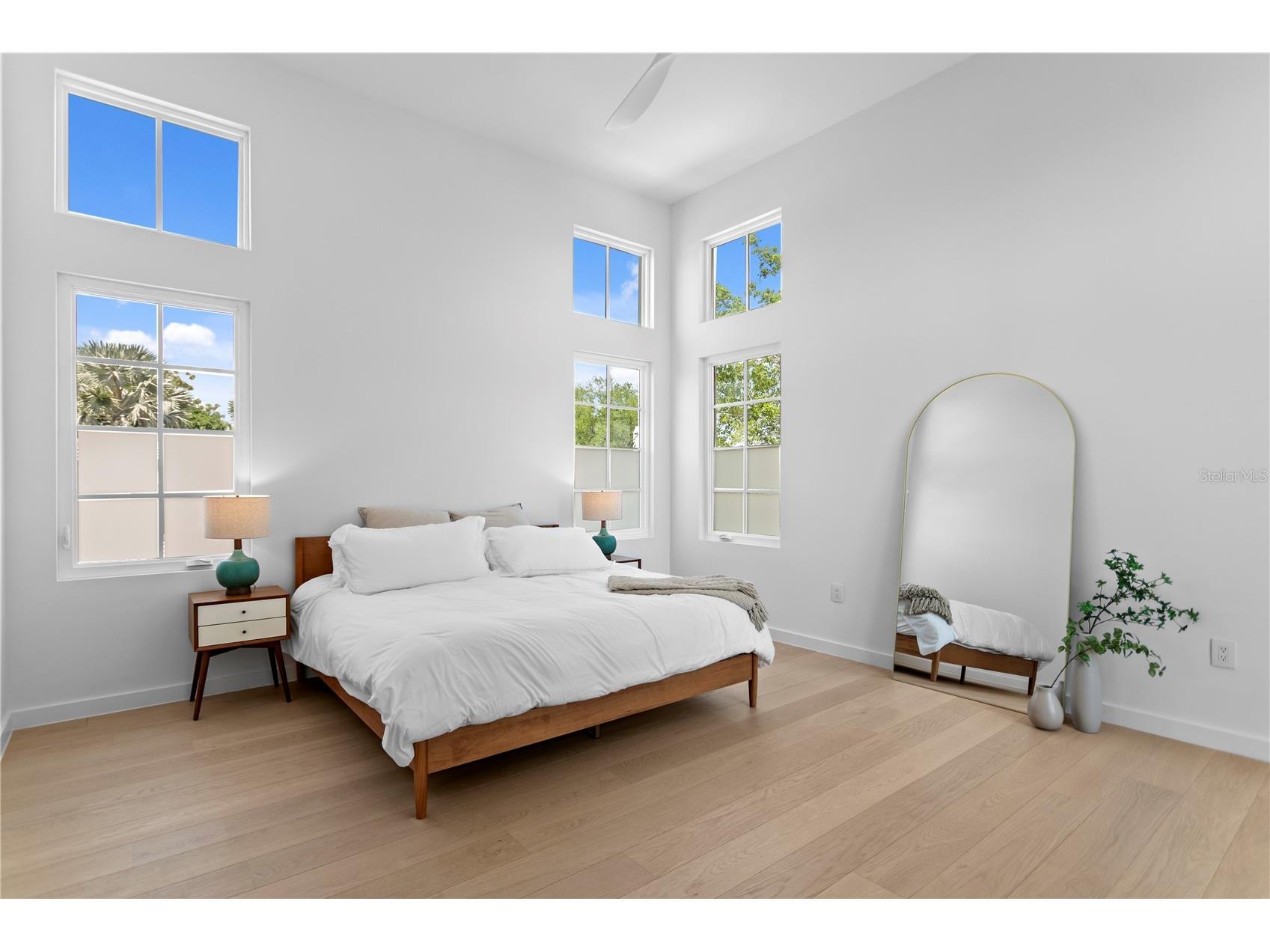 325 22nd Avenue NE Saint Petersburg FL 33704 TB8494085 image32