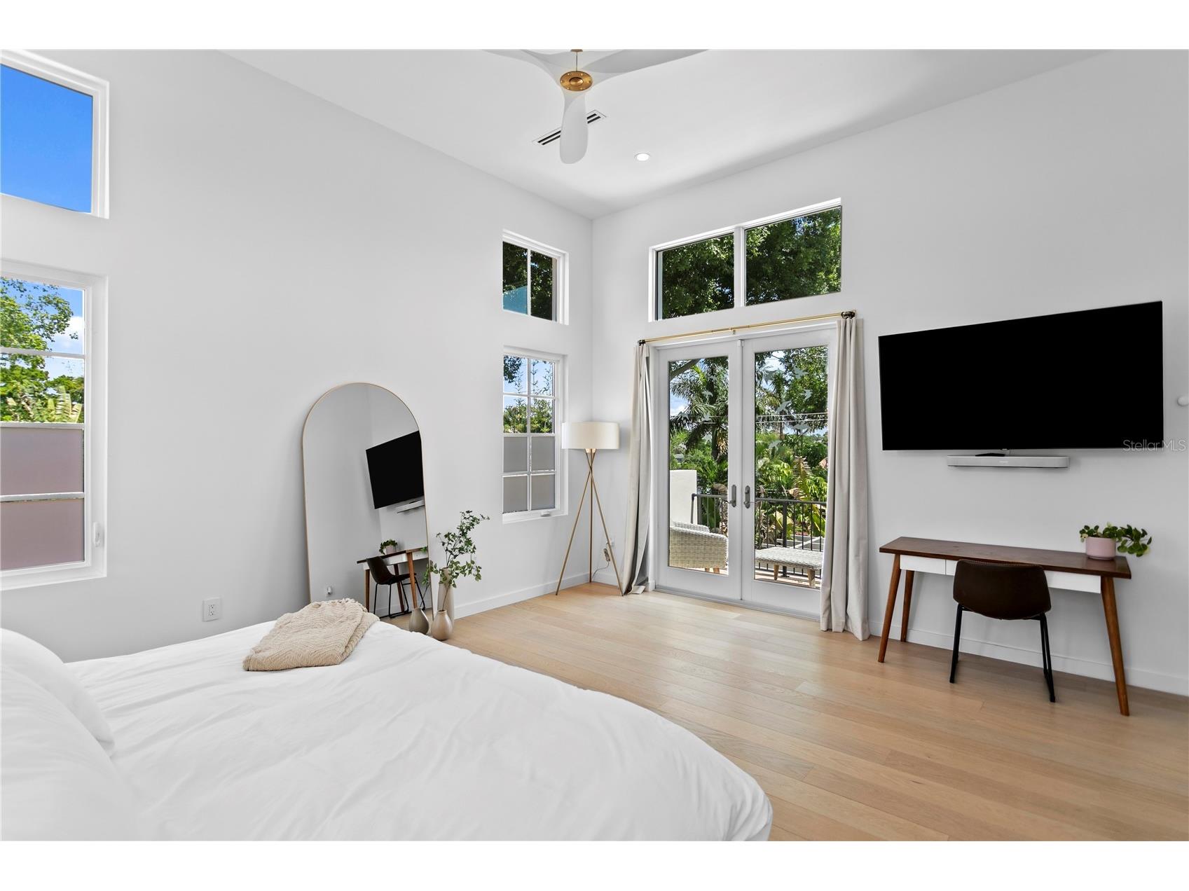 325 22nd Avenue NE Saint Petersburg FL 33704 TB8494085 image33