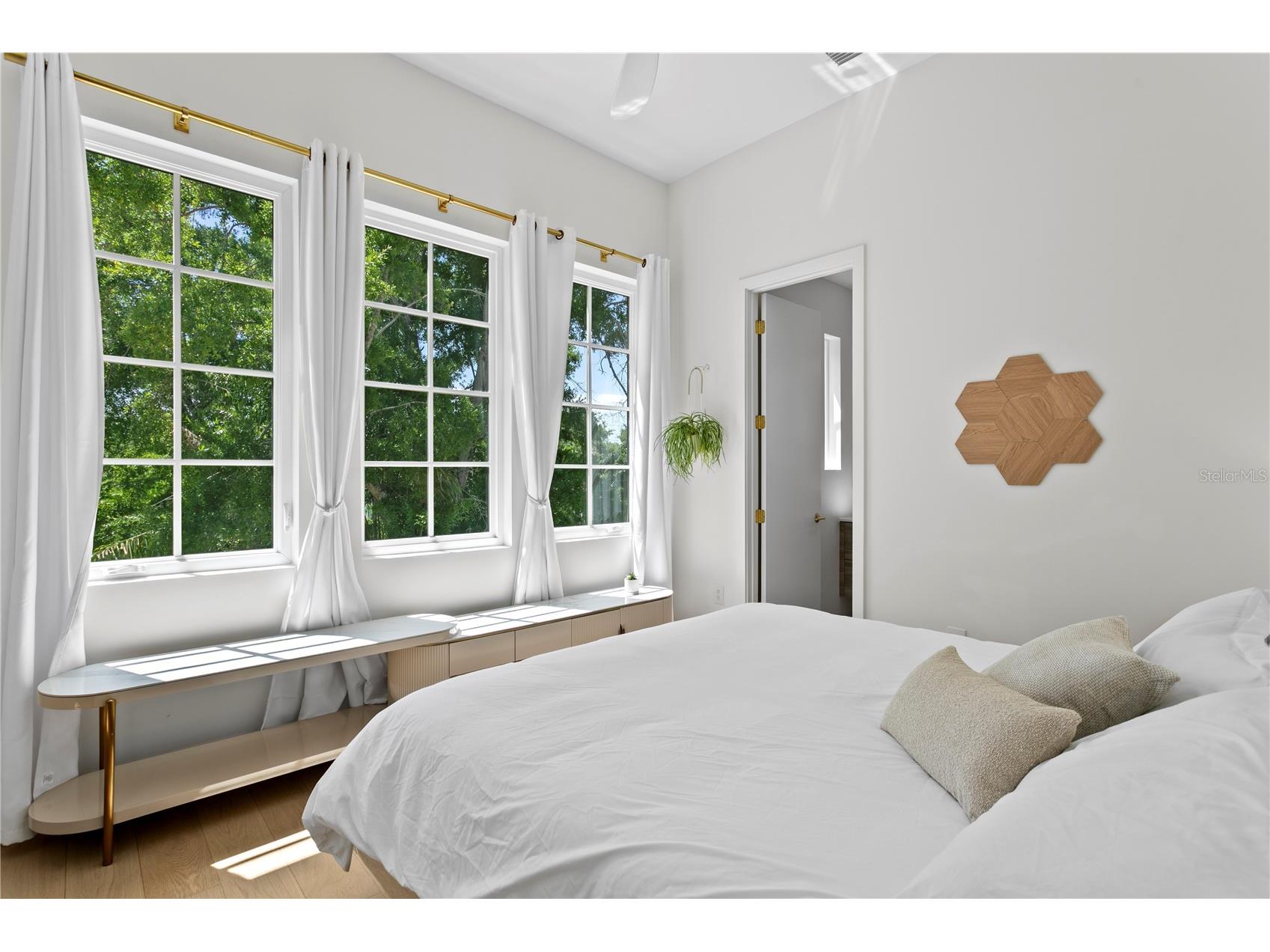 325 22nd Avenue NE Saint Petersburg FL 33704 TB8494085 image38