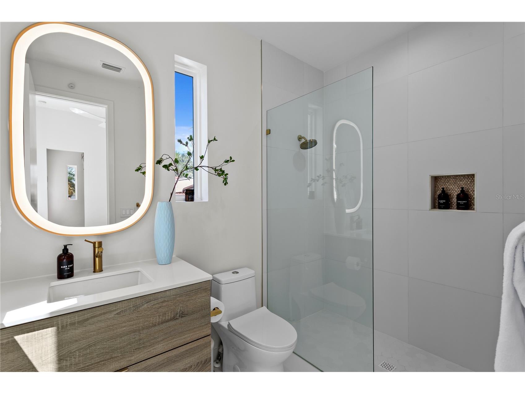 325 22nd Avenue NE Saint Petersburg FL 33704 TB8494085 image40
