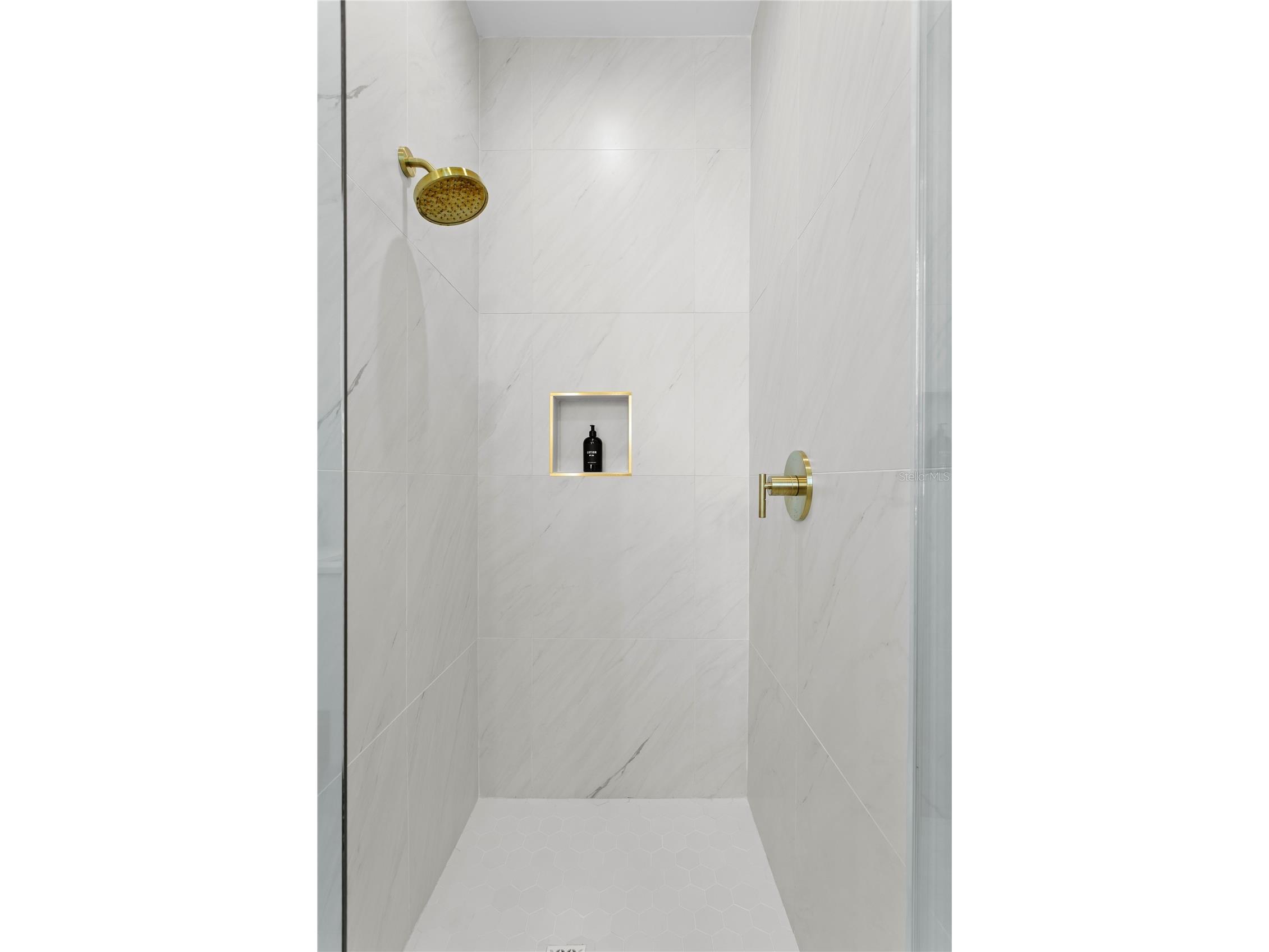 325 22nd Avenue NE Saint Petersburg FL 33704 TB8494085 image43