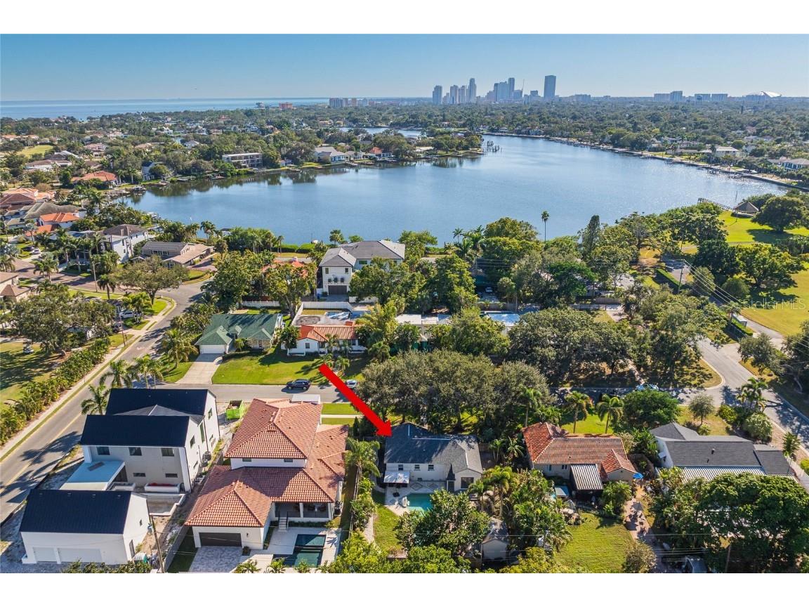 325 33rd Avenue NE Saint Petersburg FL 33704 TB8448092 image1