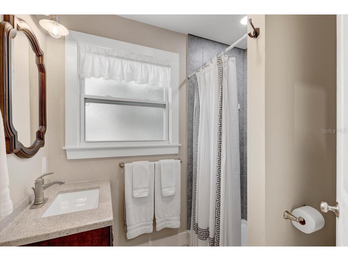 325 49th Street N Saint Petersburg FL 33710 TB8507435 image44