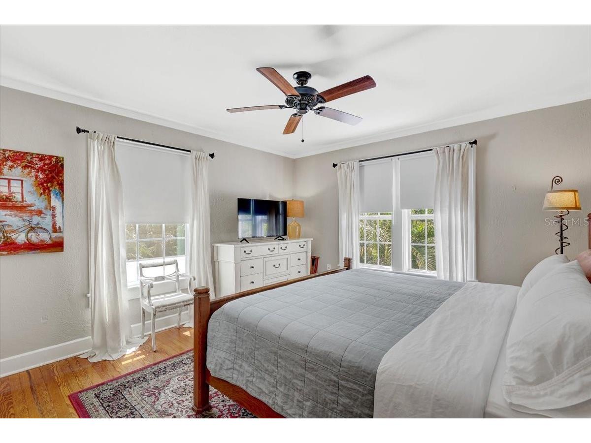 325 49th Street N Saint Petersburg FL 33710 TB8507435 image53