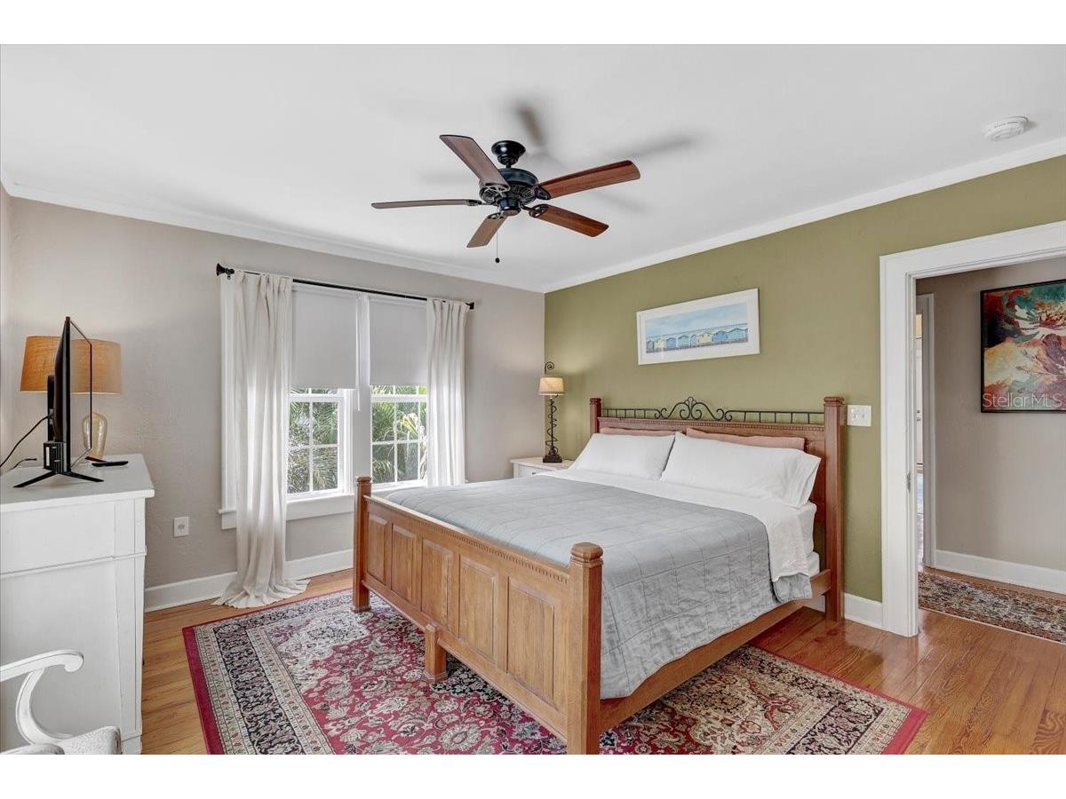 325 49th Street N Saint Petersburg FL 33710 TB8507435 image54