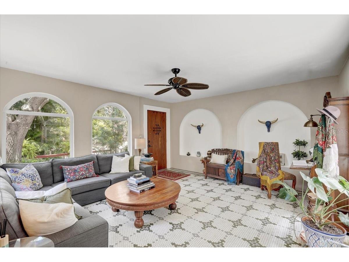 325 49th Street N Saint Petersburg FL 33710 TB8507435 image6