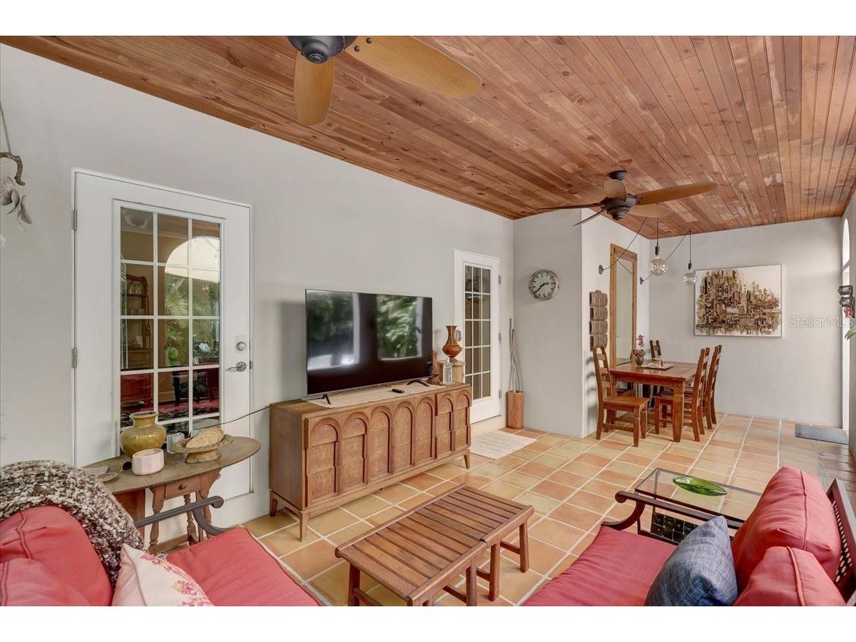 325 49th Street N Saint Petersburg FL 33710 TB8507435 image60