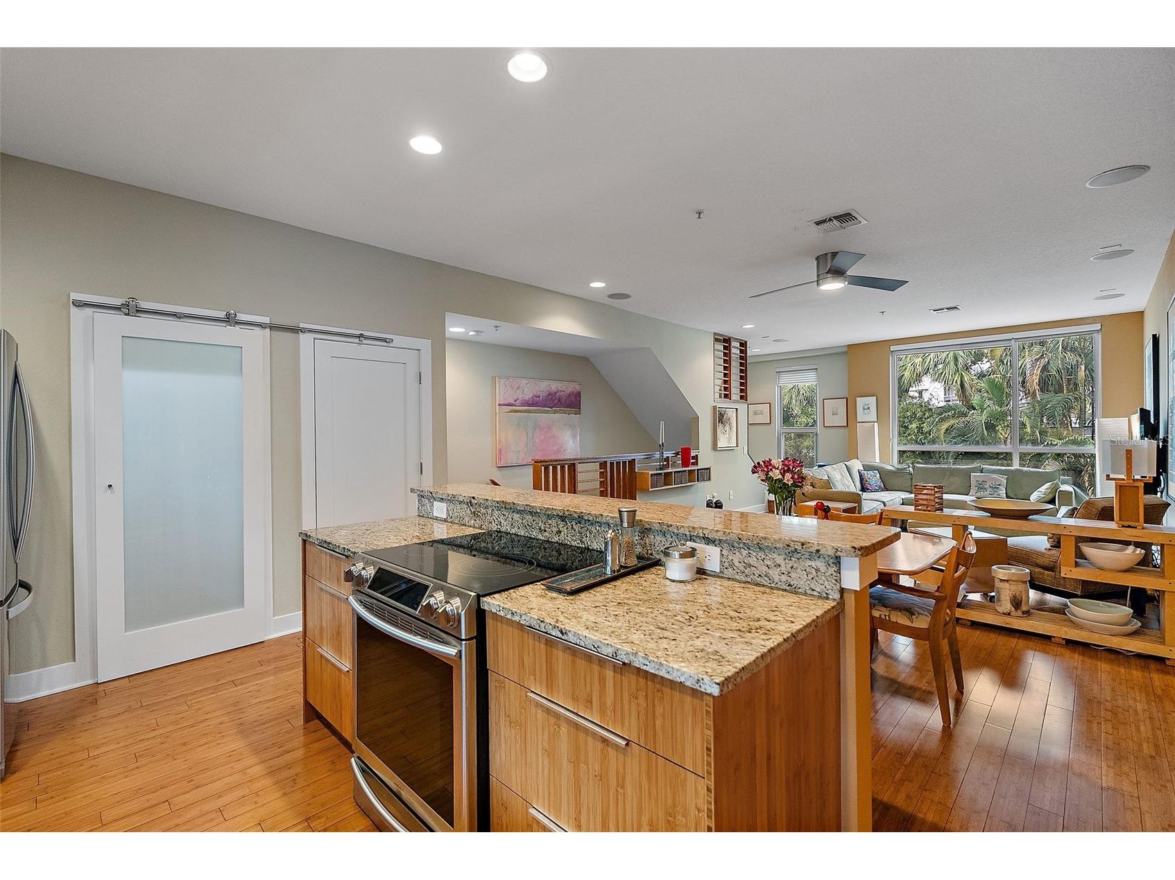 325 5th Avenue S #10 Saint Petersburg FL 33701 TB8484527 image4