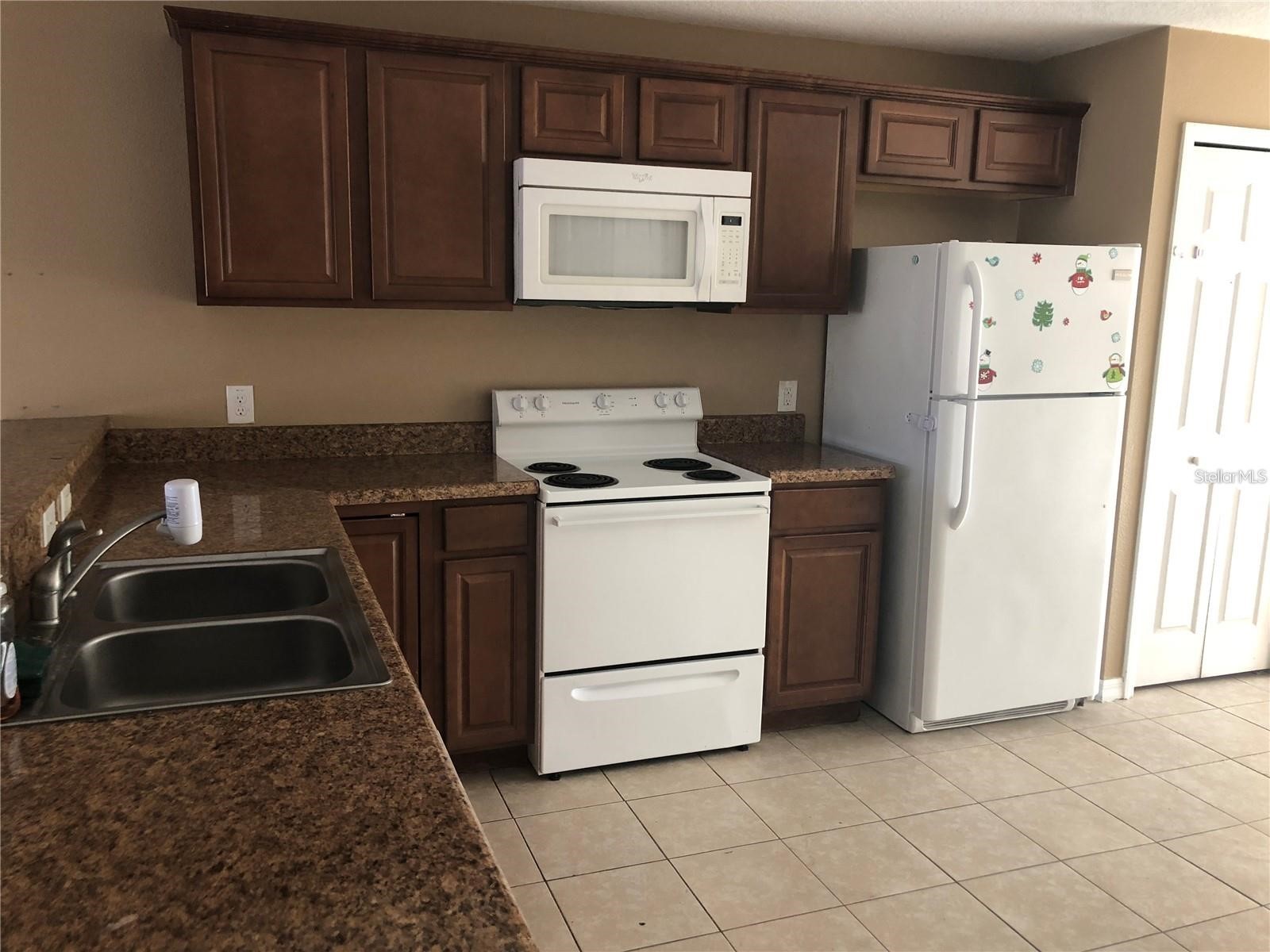 325 Baccarat Court #B Kissimmee FL 34759 O6422190 image3