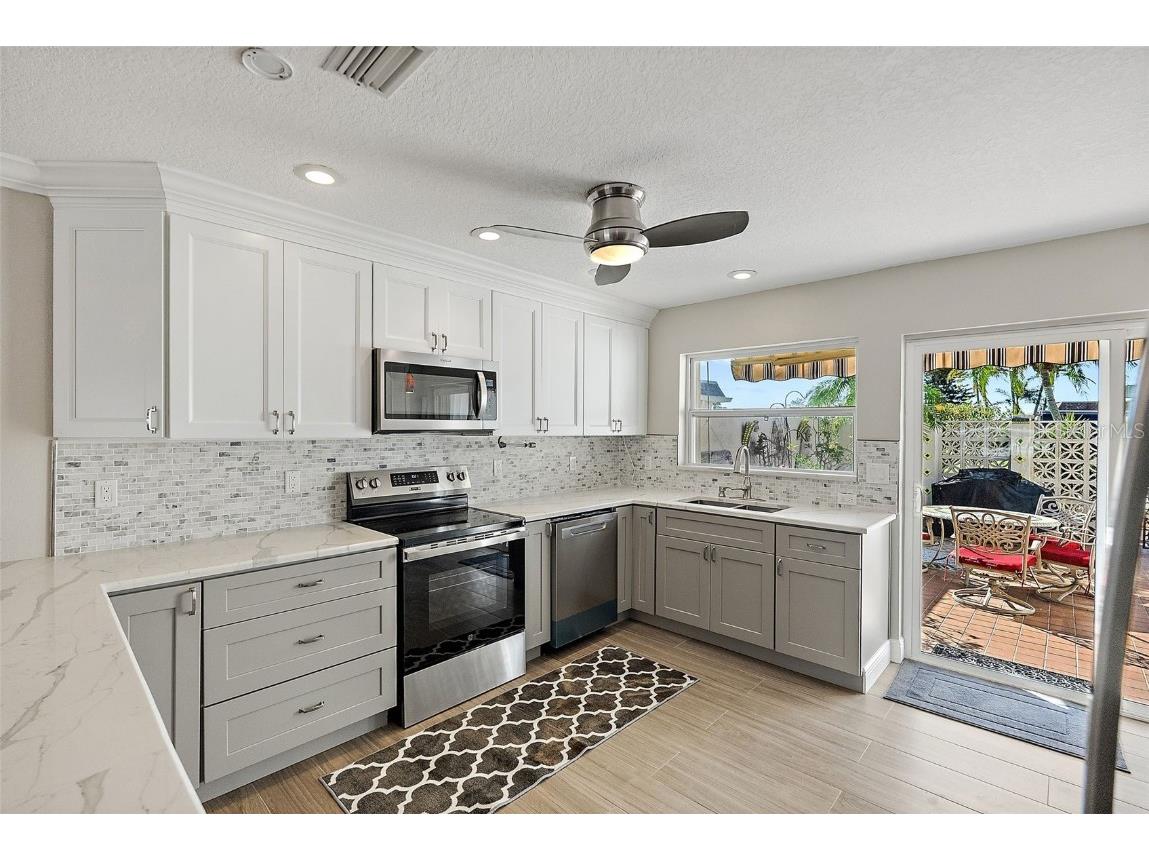 325 Boca Ciega Point Boulevard Saint Petersburg FL 33708 TB8436809 image5