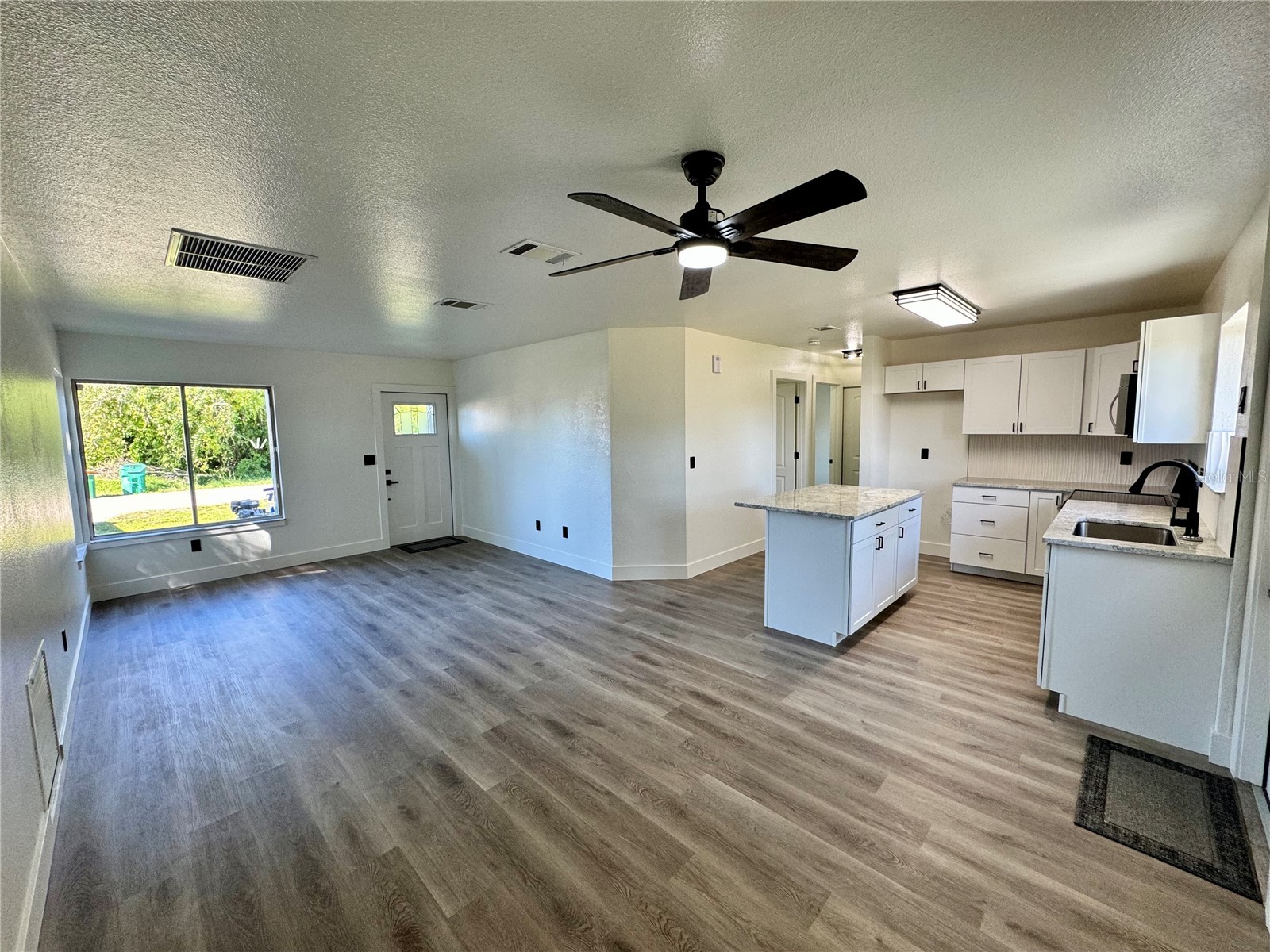 325 Capatola St Port Charlotte FL 33948 D6146389 image2