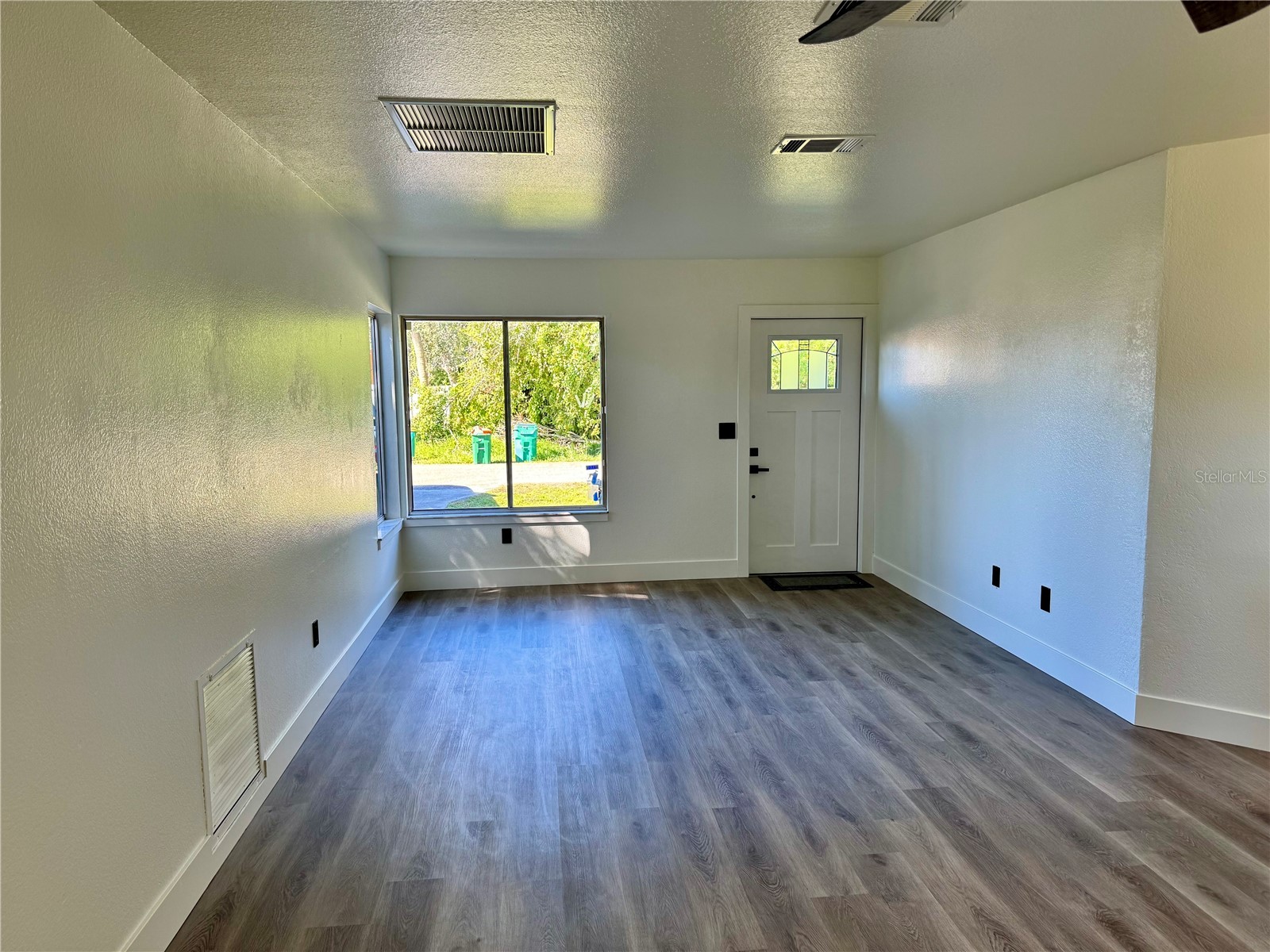 325 Capatola St Port Charlotte FL 33948 D6146389 image3