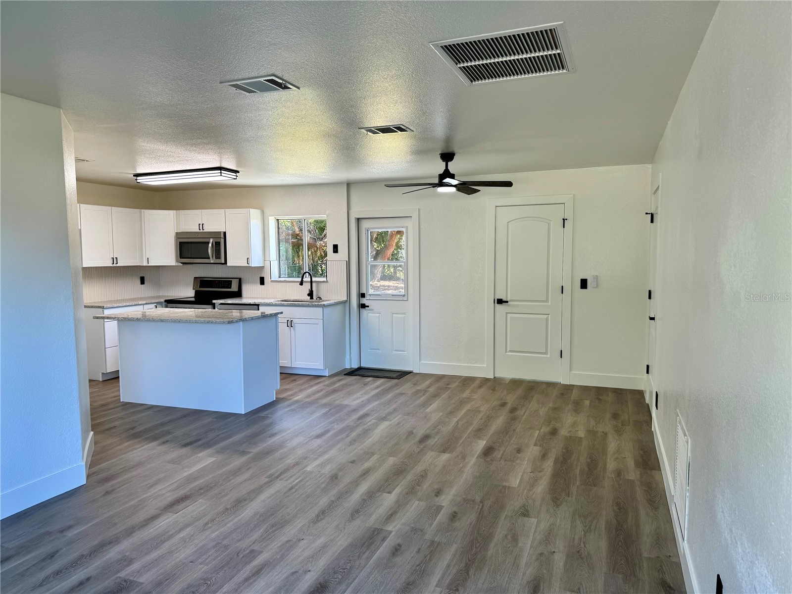 325 Capatola St Port Charlotte FL 33948 D6146389 image4