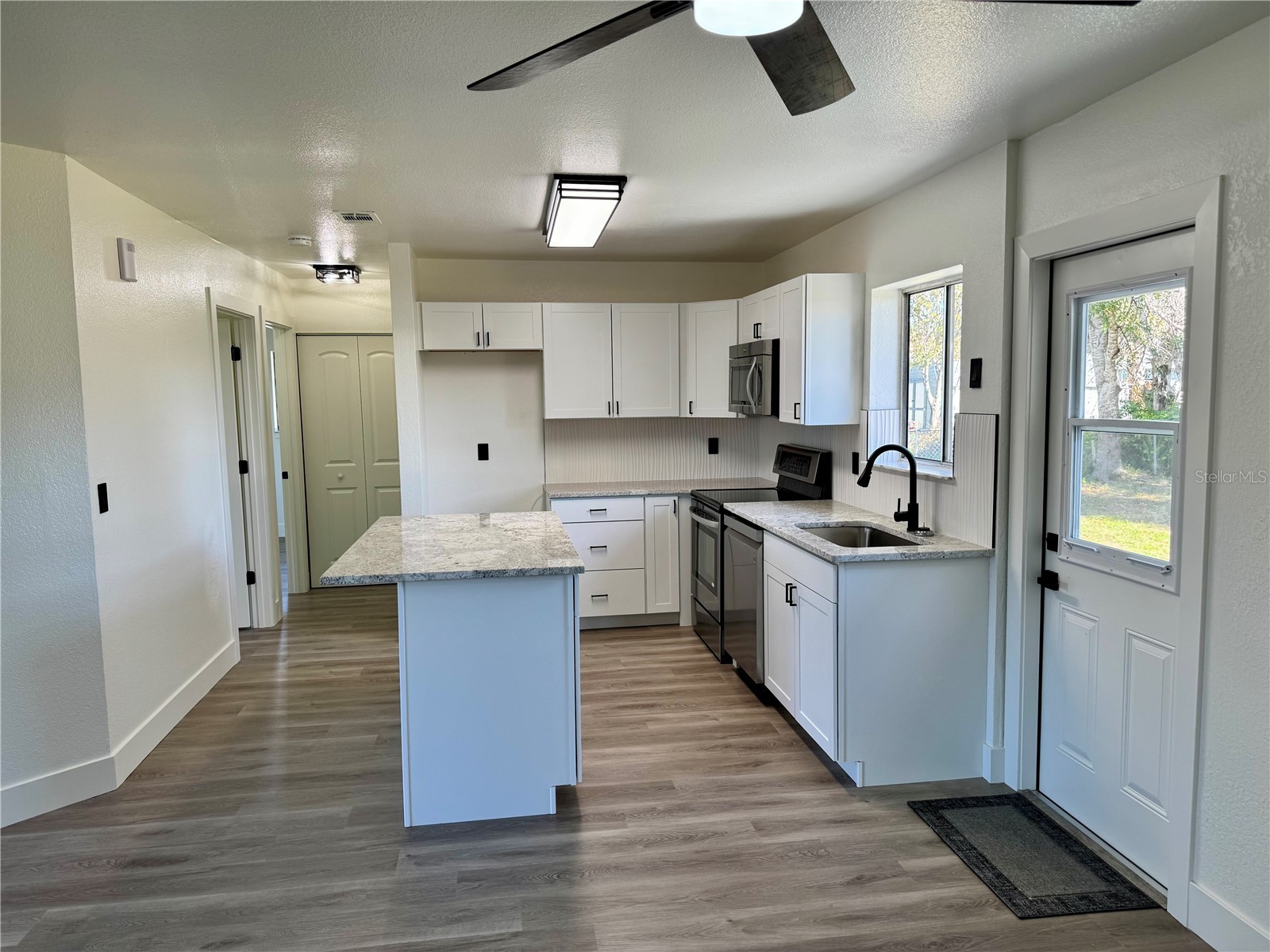 325 Capatola St Port Charlotte FL 33948 D6146389 image5