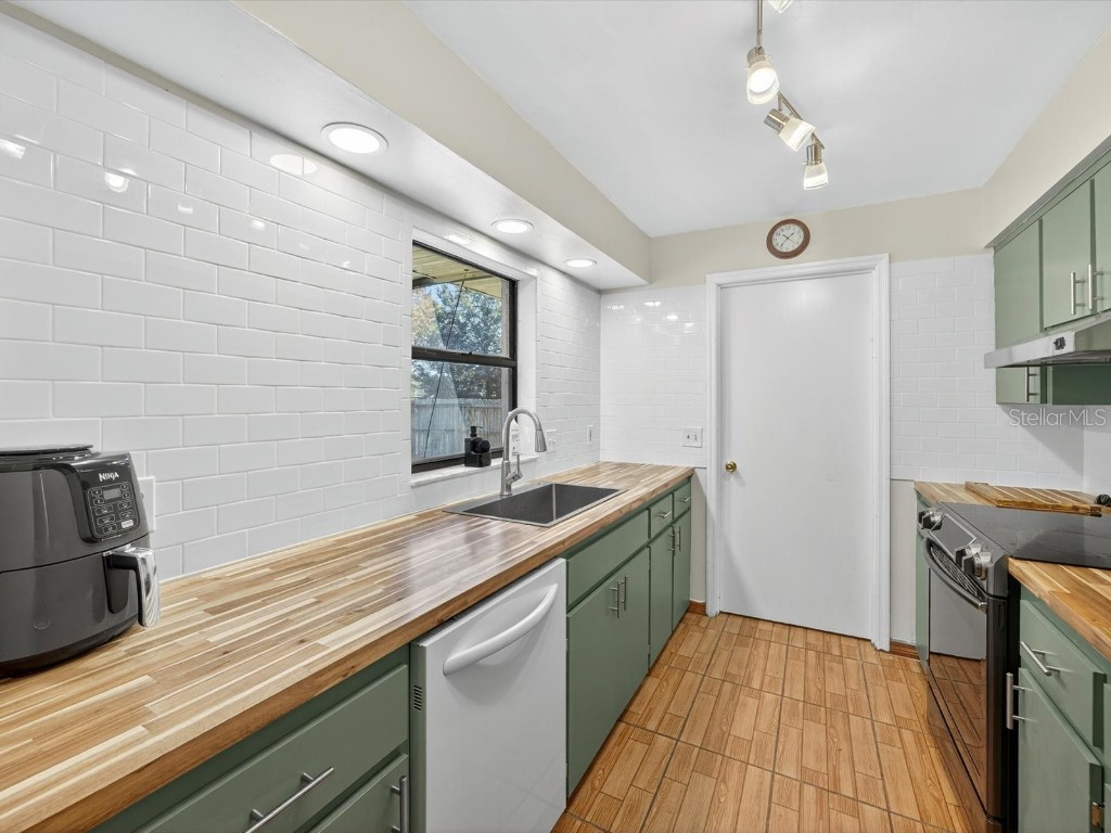 325 Charles Avenue Orange City FL 32763 O6339643 image10