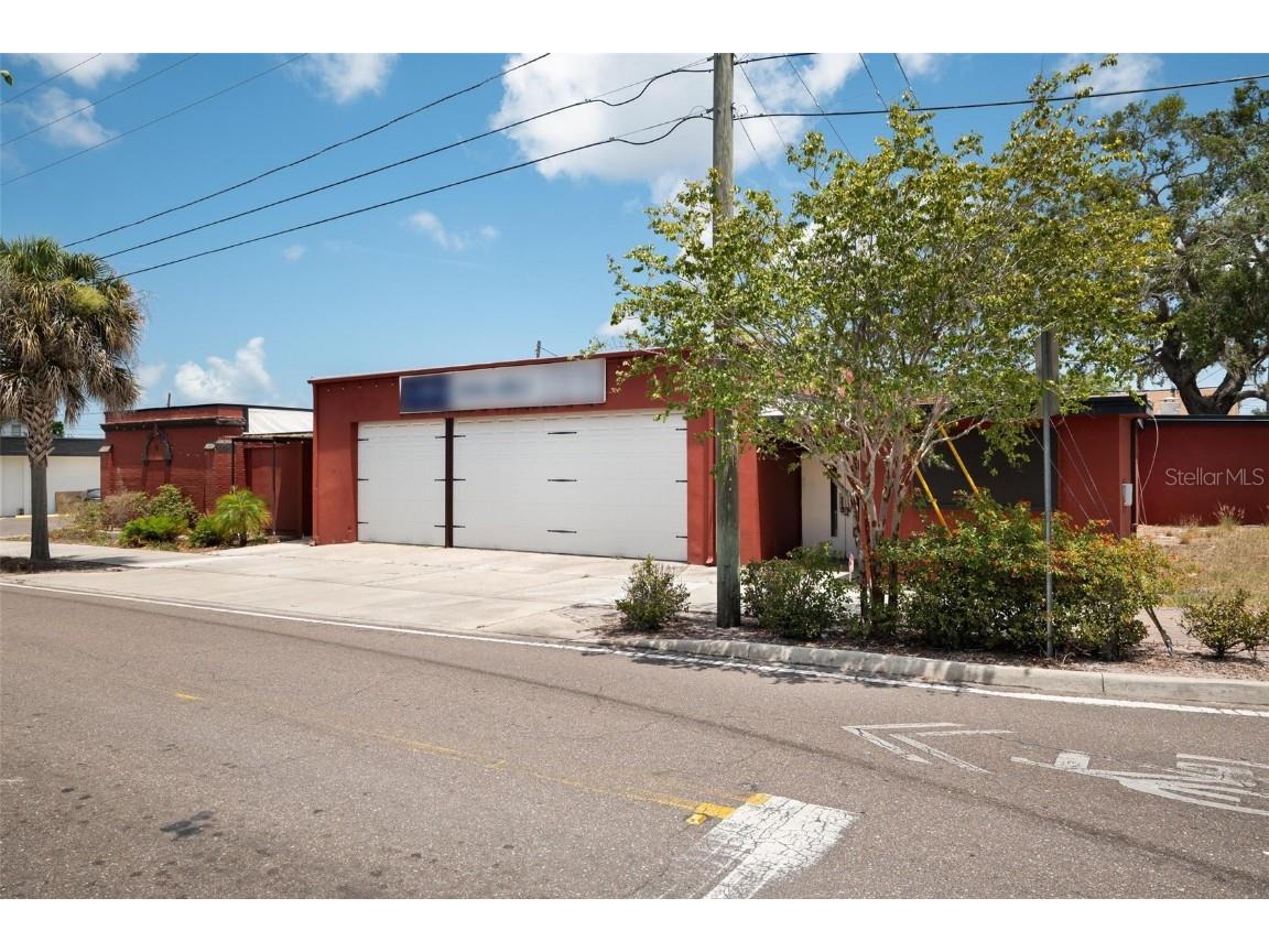 325 E Lemon Street Tarpon Springs FL 34689 W7864878 image1