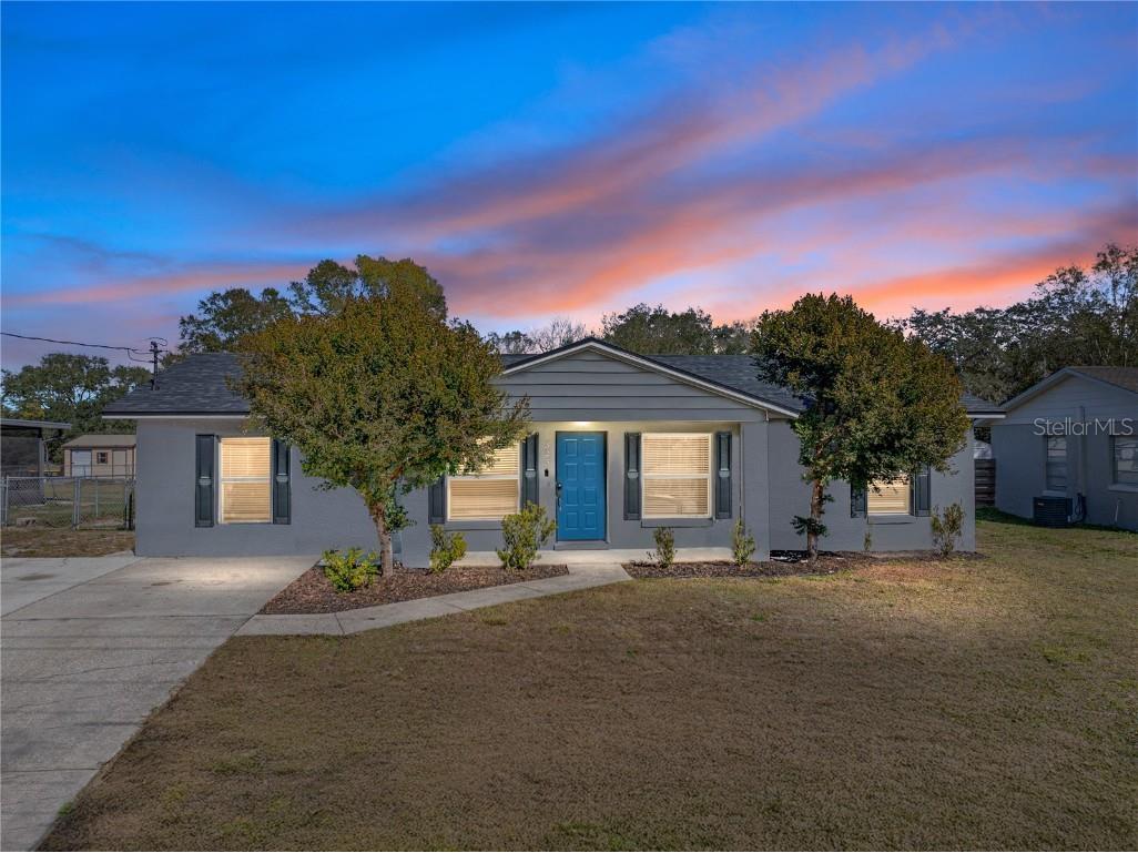 325 Honey Bee Lane Polk City FL 33868 L4949891 image1