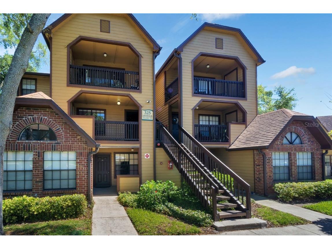 325 Lakepointe Drive #302 Altamonte Springs FL 32701 O6122621 image1