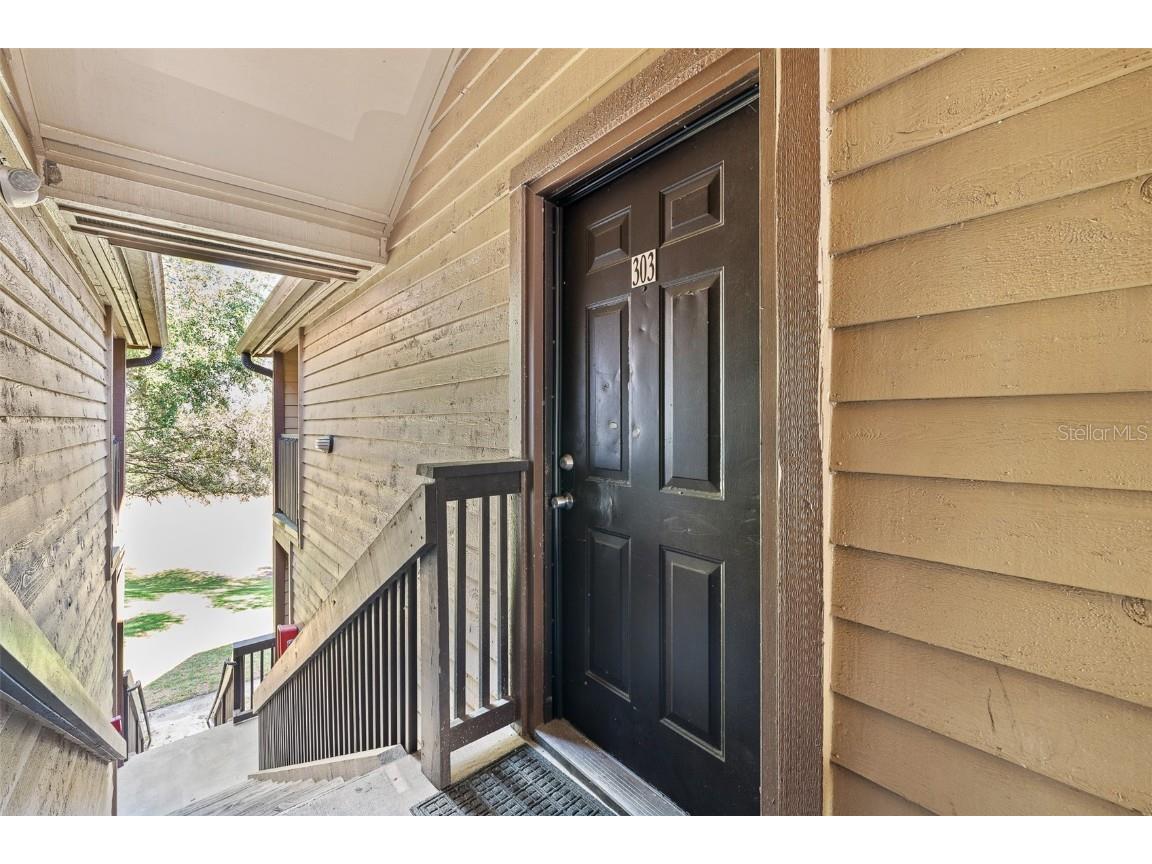 325 Lakepointe Drive #303 Altamonte Springs FL 32701 O6294683 image1