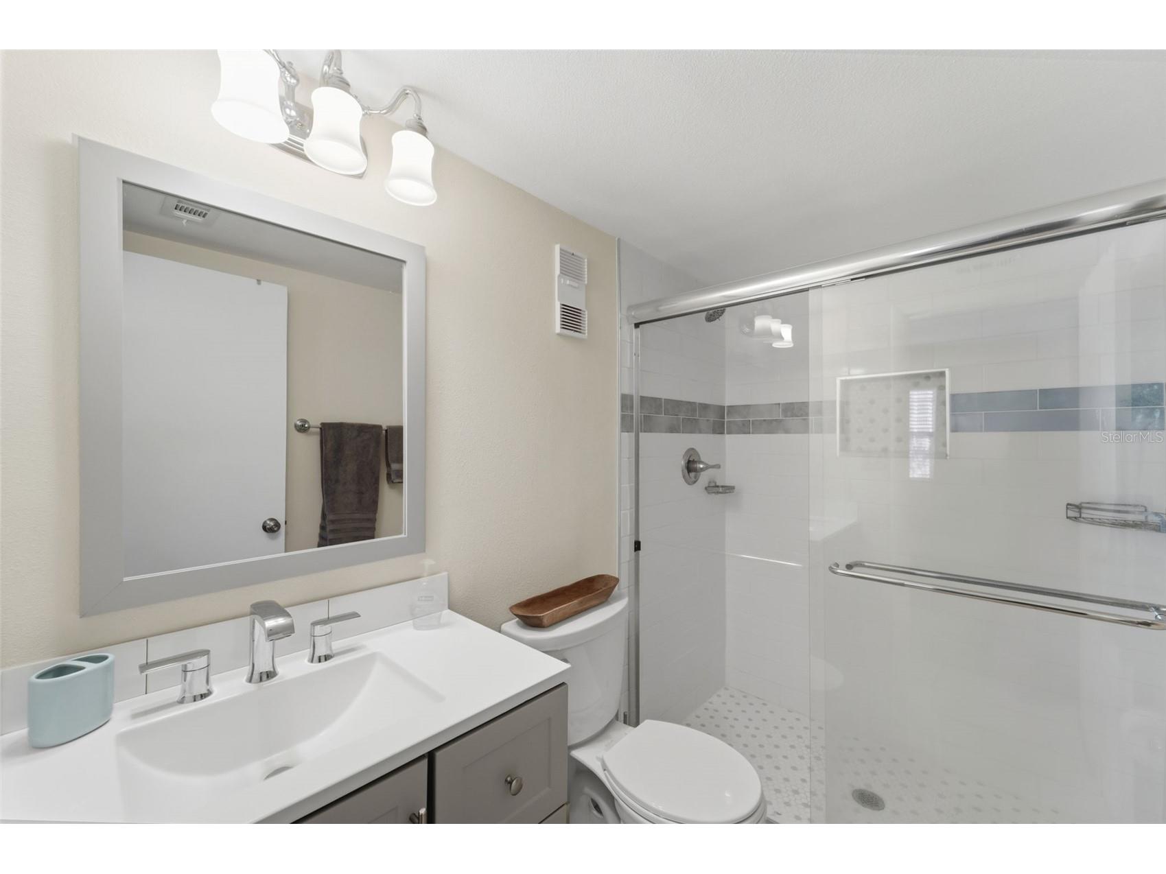 325 N Causeway #D104 New Smyrna Beach FL 32169 O6400230 image17