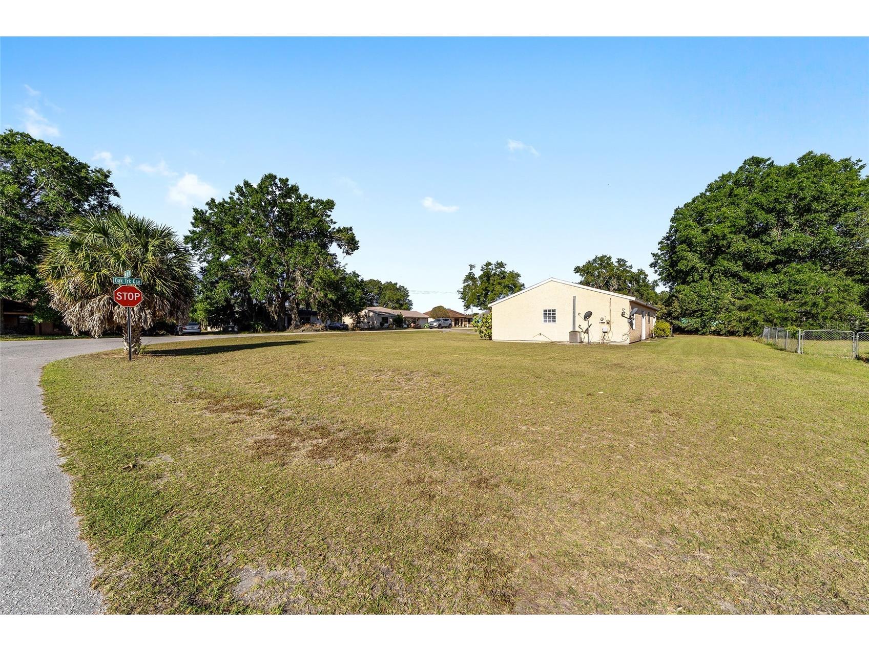 325 Oak Track Course Ocala FL 34472 OM724571 image32