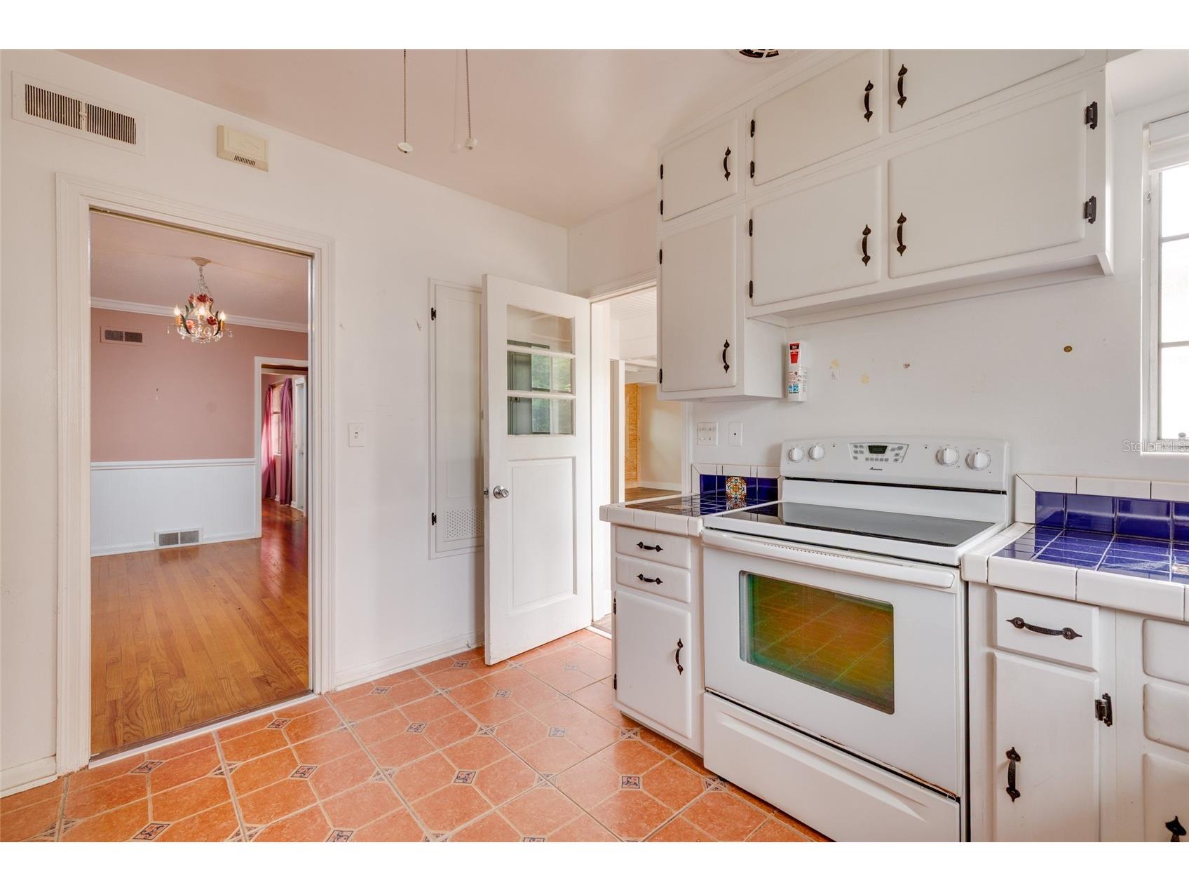 325 Orangeview Avenue Clearwater FL 33755 TB8512287 image13