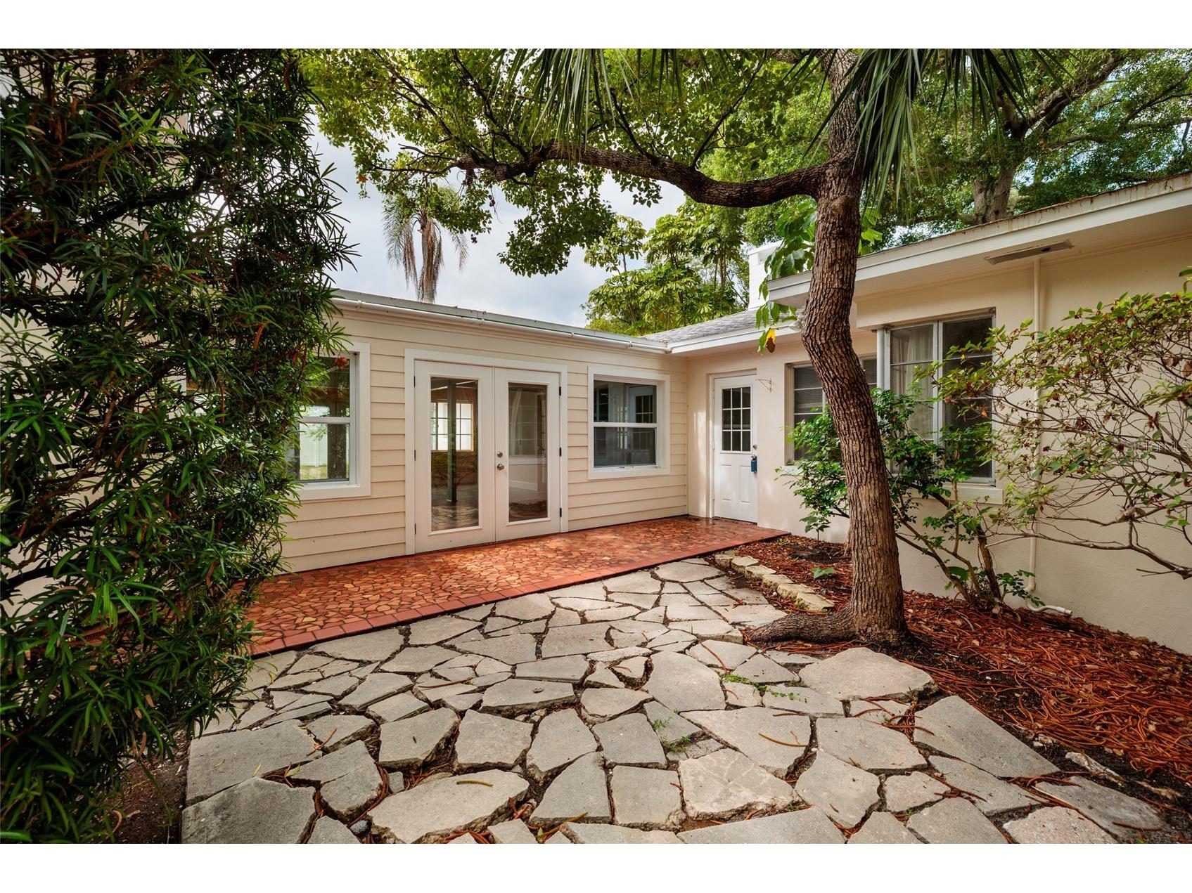 325 Orangeview Avenue Clearwater FL 33755 TB8512287 image33